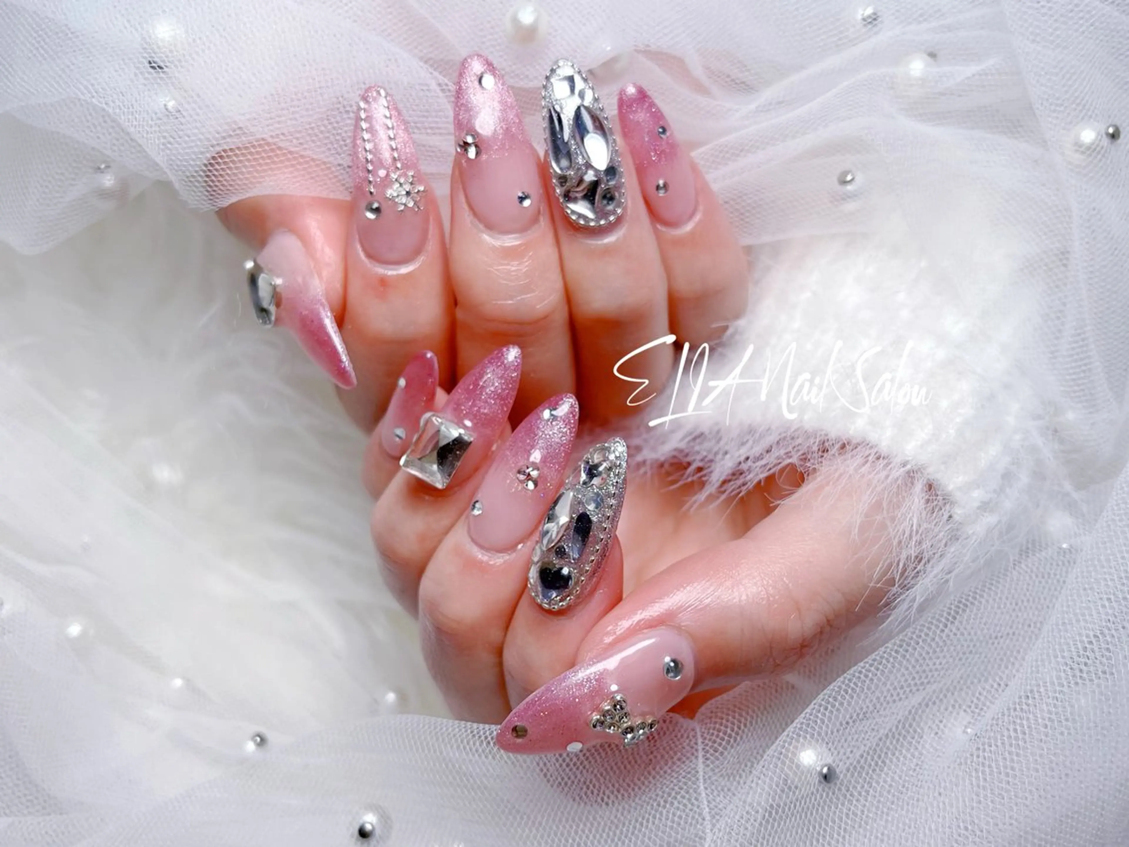 ミディアム ハンドネイル ハンドケア ELIA【エリア】 nailsalonのネイルデザイン