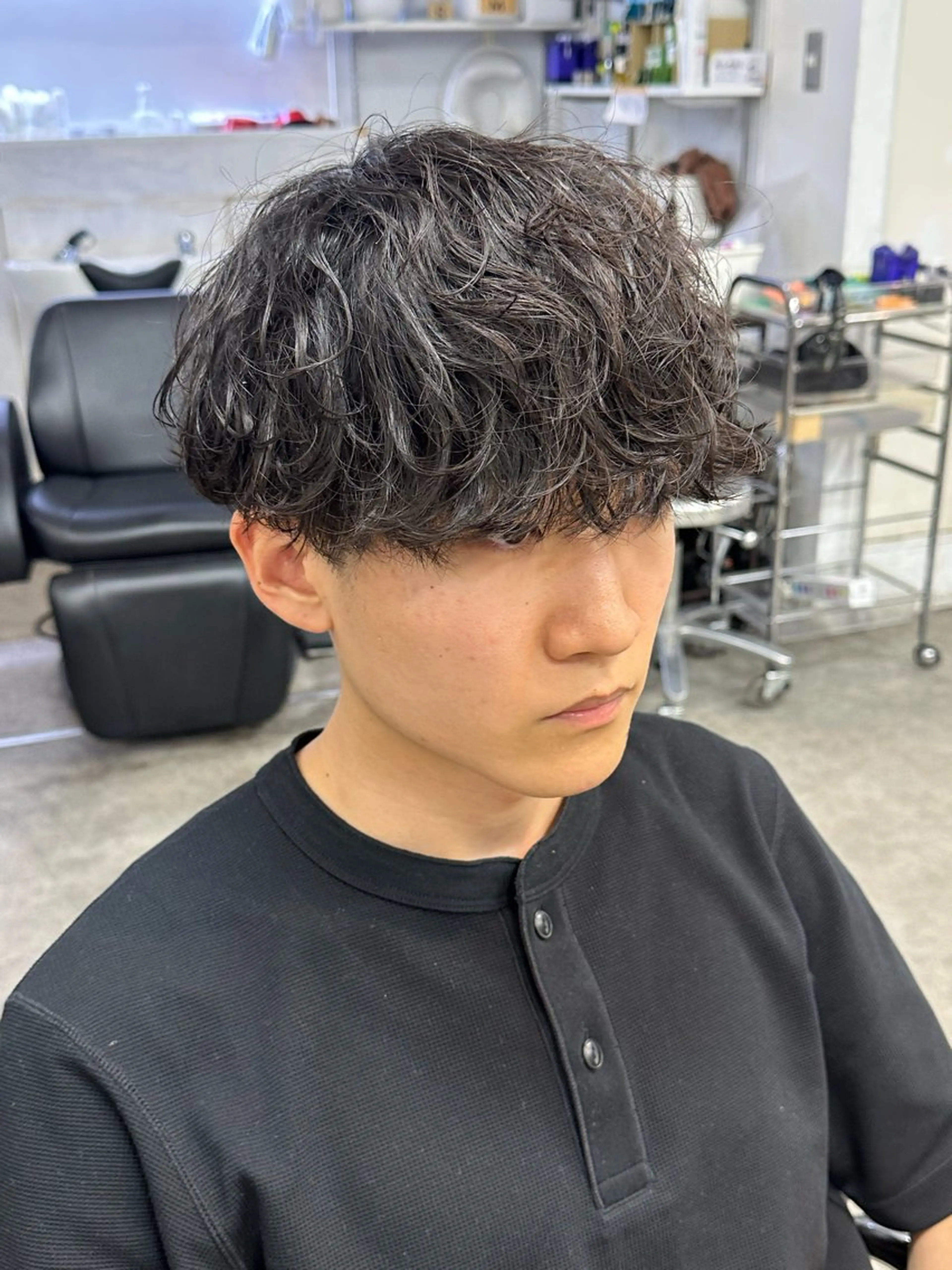 パーマ メンズ フェザーパーマ マッシュ メンズパーマ メンズツイストパーマ ツイストスパイラルパーマ カット パーマ fifth men's原宿所属・原宿/fifth/ ブリーチカラー/カズのヘアスタイル