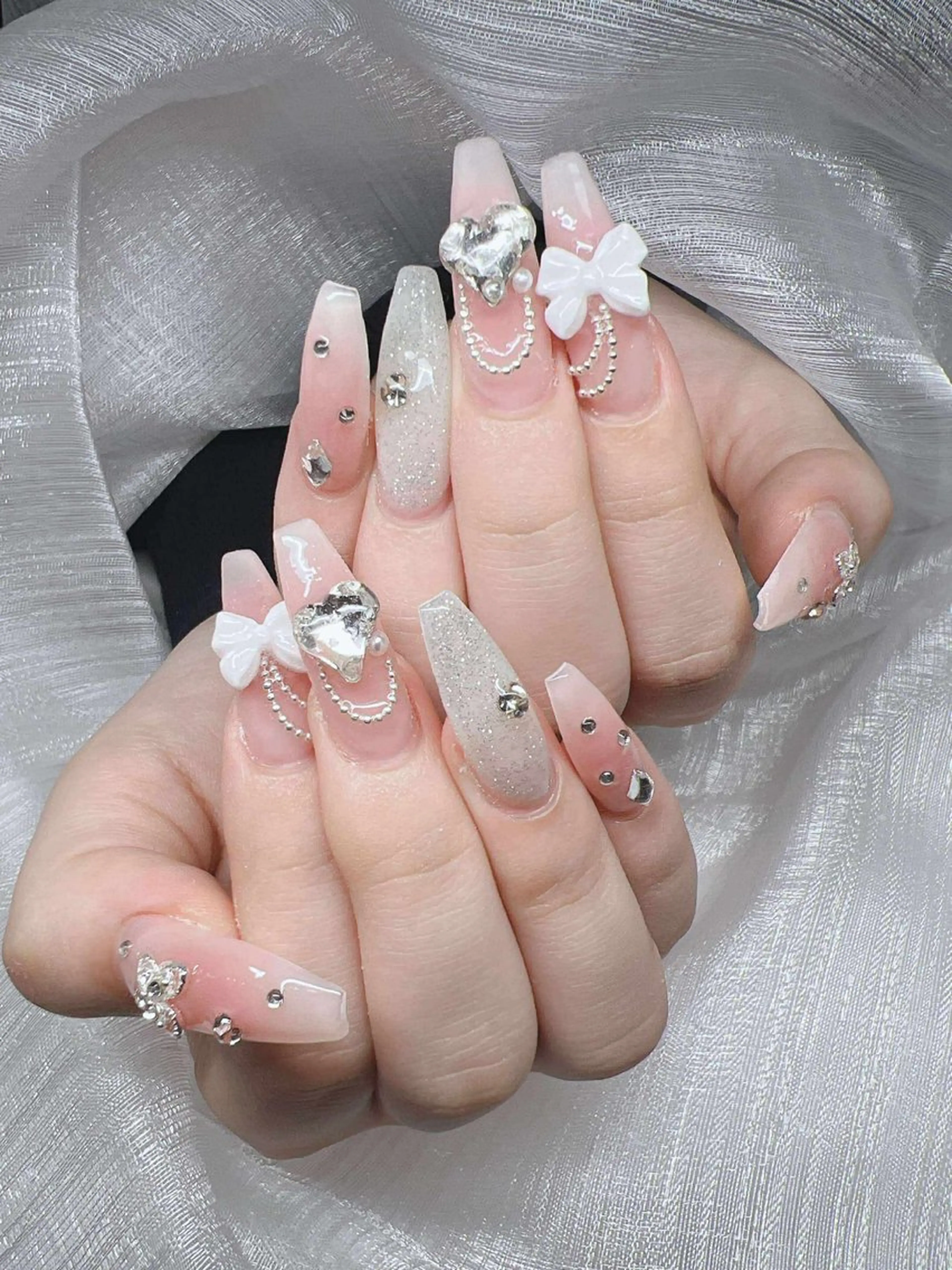 ネイル 長さ出し グラデーション 卒業式 キラキラネイル マグネットネイル ハンドネイル Lee Nailsのネイルデザイン