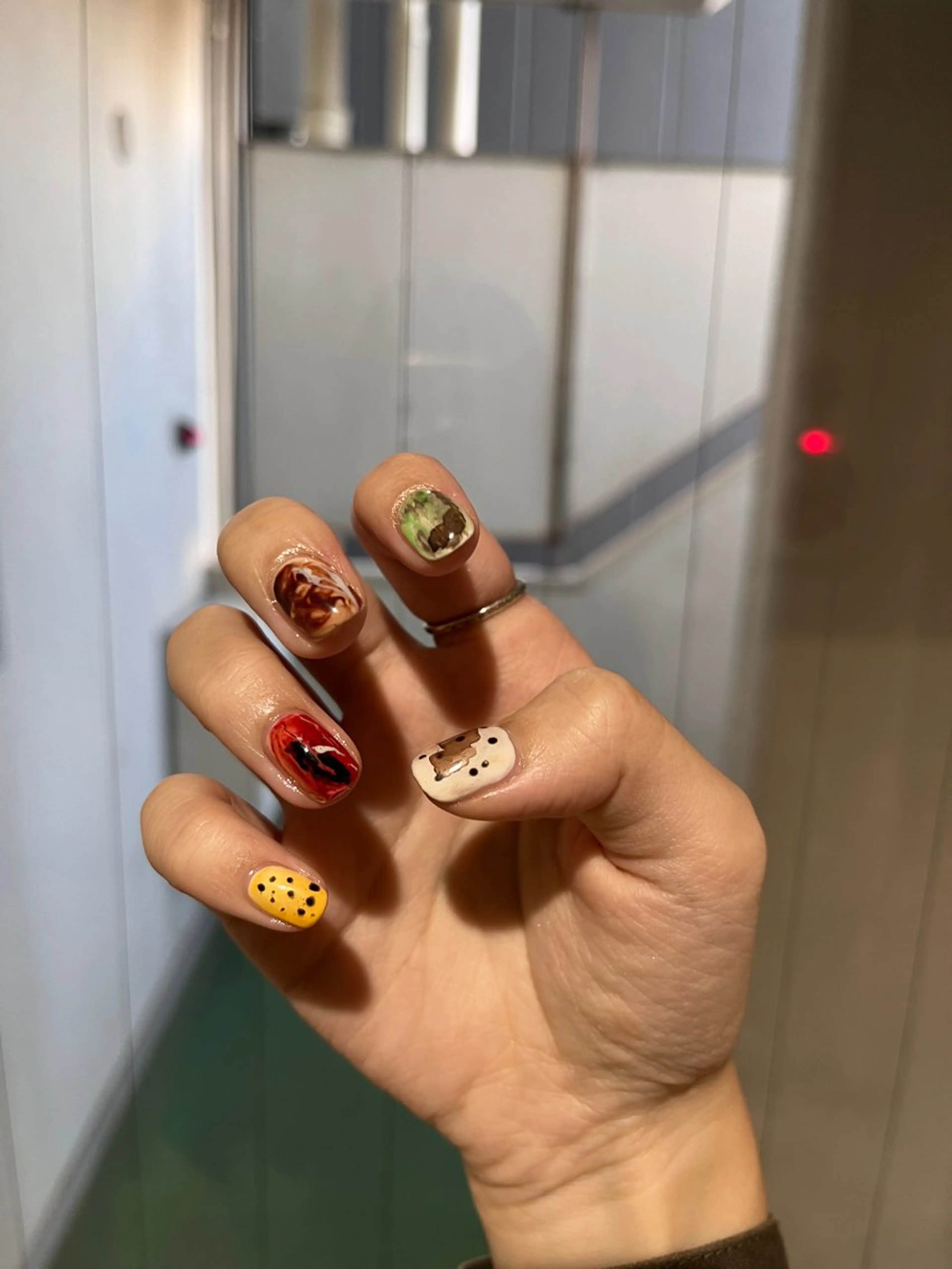 ネイル R nail salon新宿三丁目店所属・R nailのネイルデザイン