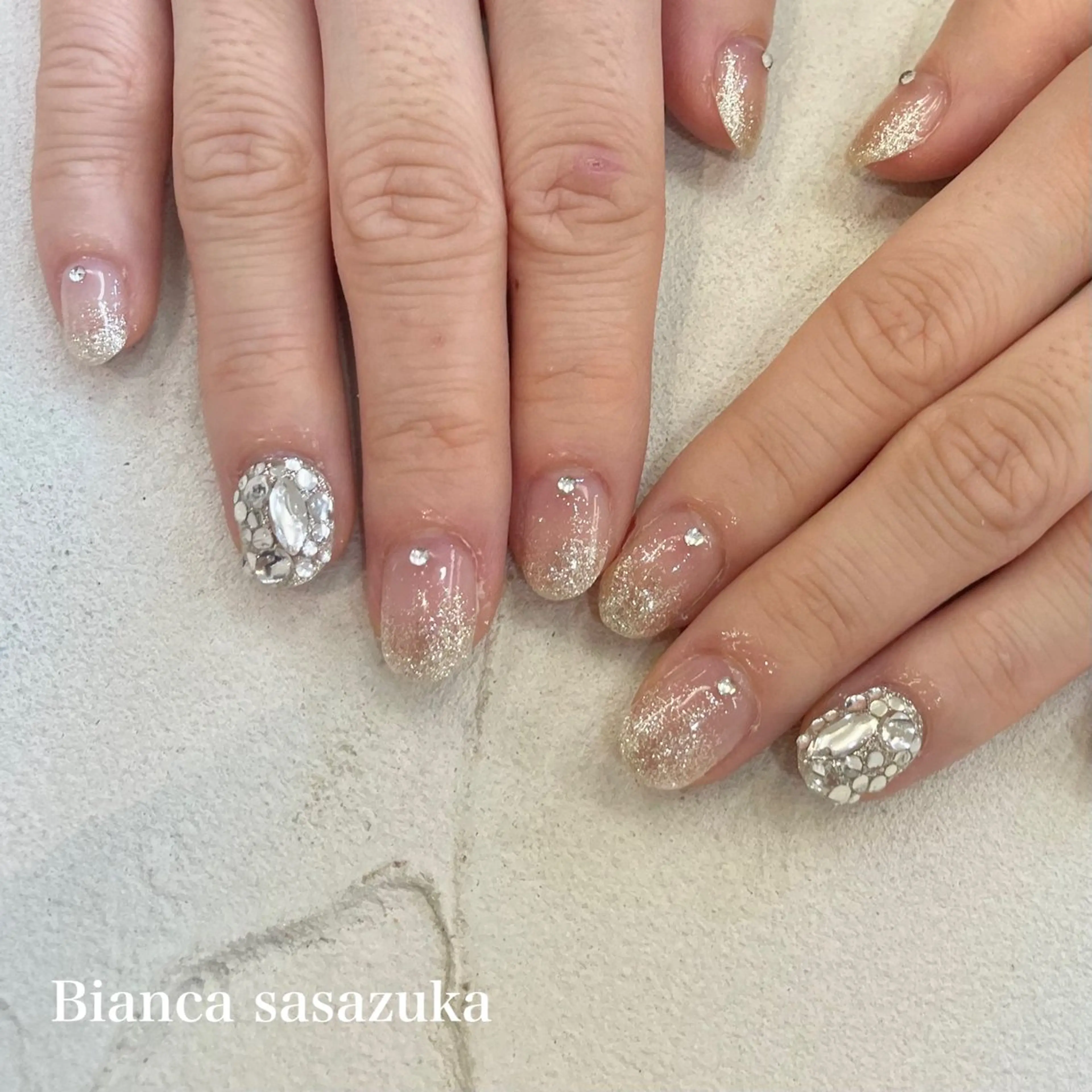ネイル ジェルネイル マグネットネイル ニュアンスネイル ワンカラーネイル パラジェル Bianca笹塚🍒 miuのマツエク・マツパデザイン