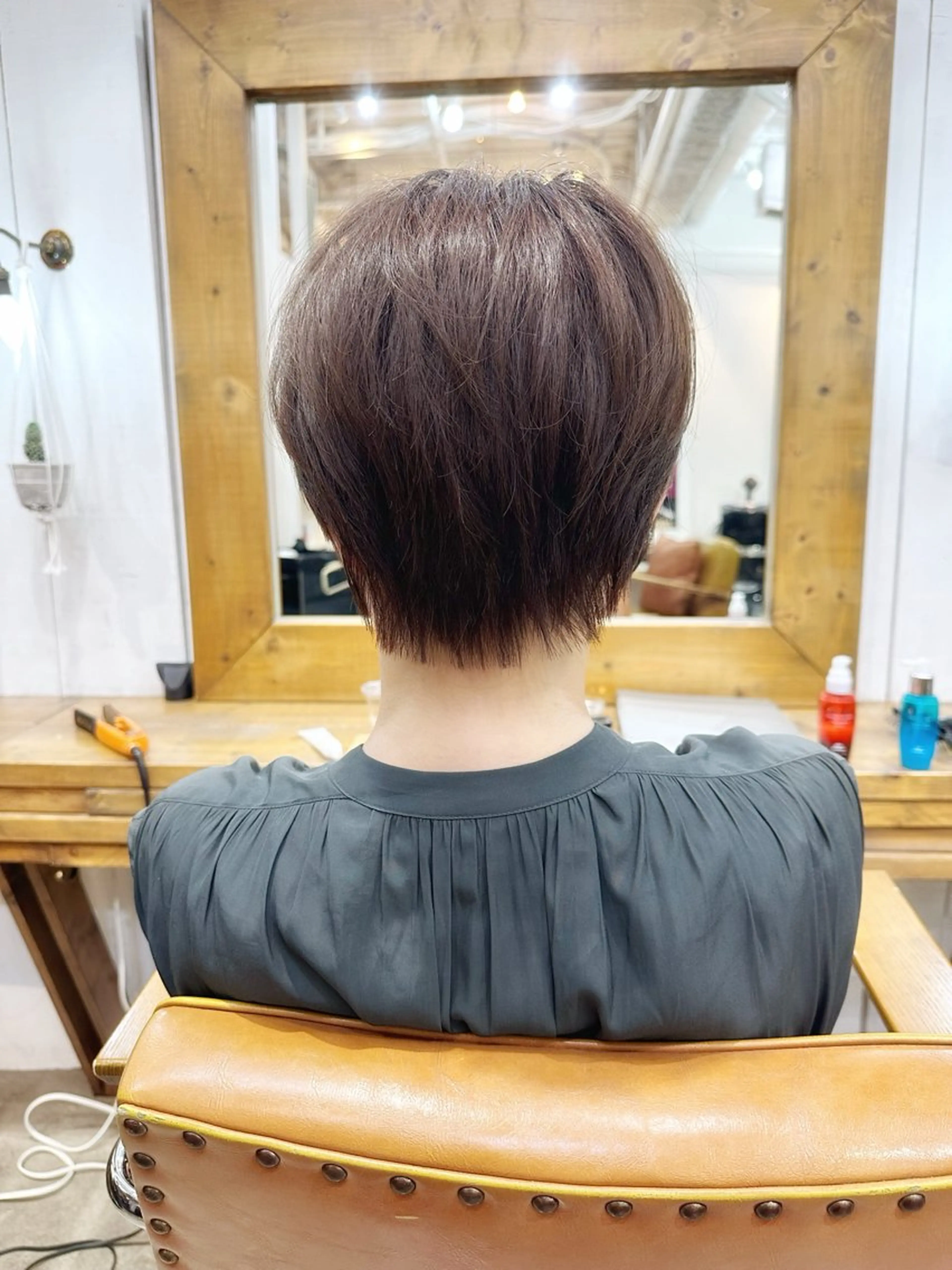 ショート カラー ショートボブ ハンサムショート ボブ くせ毛 ショートヘア カット ヘアカラー トリートメント newline銀座所属・銀座ショート/ 大人ショート/金子涼のヘアスタイル