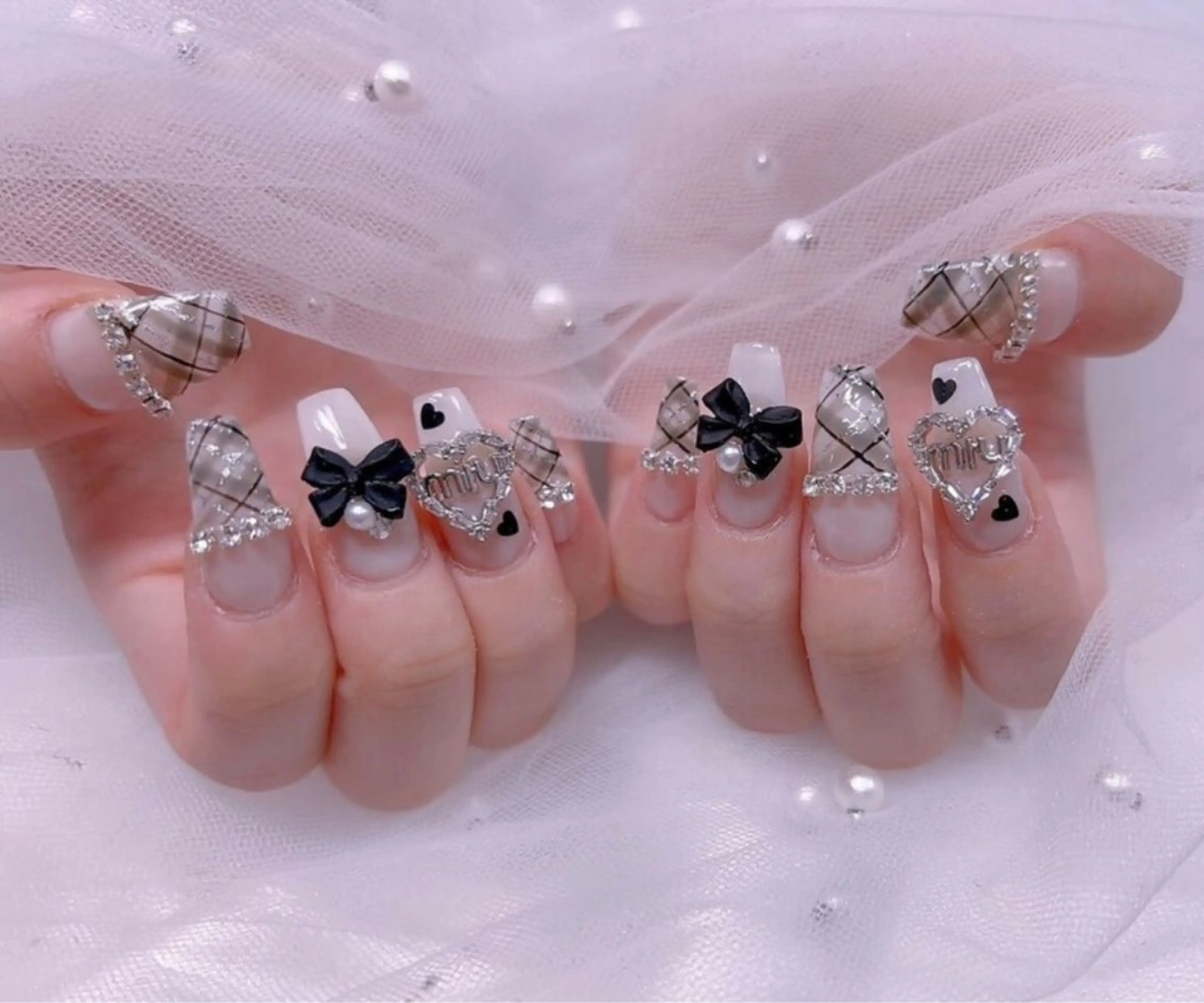 ネイル Miouミオン ネイルサロンのネイルデザイン