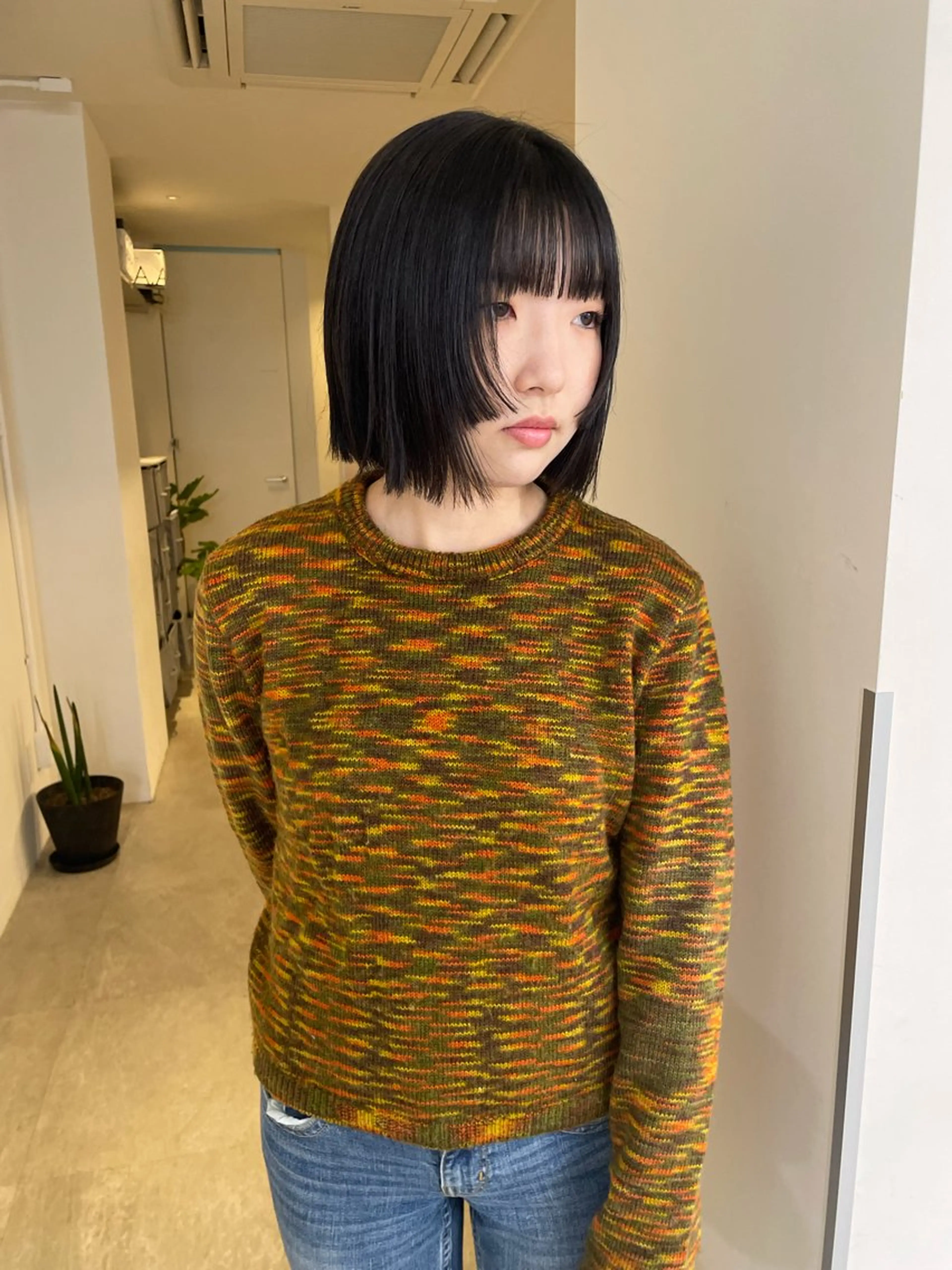 ショート カラー 透明感カラー ボブ 姫カット レイヤーカット カット ヘアカラー トリートメント MIU/ルーツカラー ボブ/顔周りレイヤーのヘアスタイル