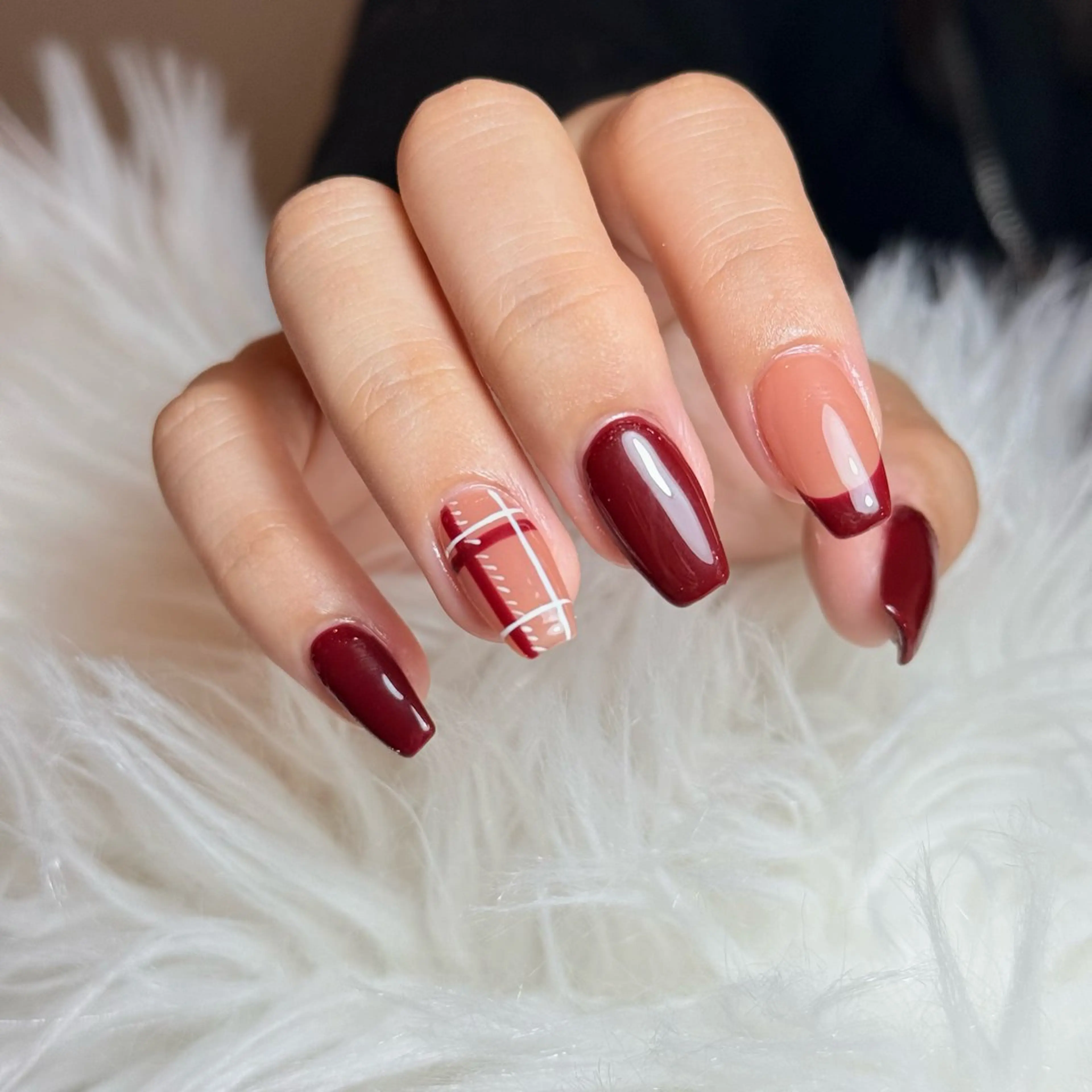 ネイル チークネイル フレンチネイル グラデーション キラキラネイル 韓国ネイル ハンドネイル Risa_ Nailのネイルデザイン