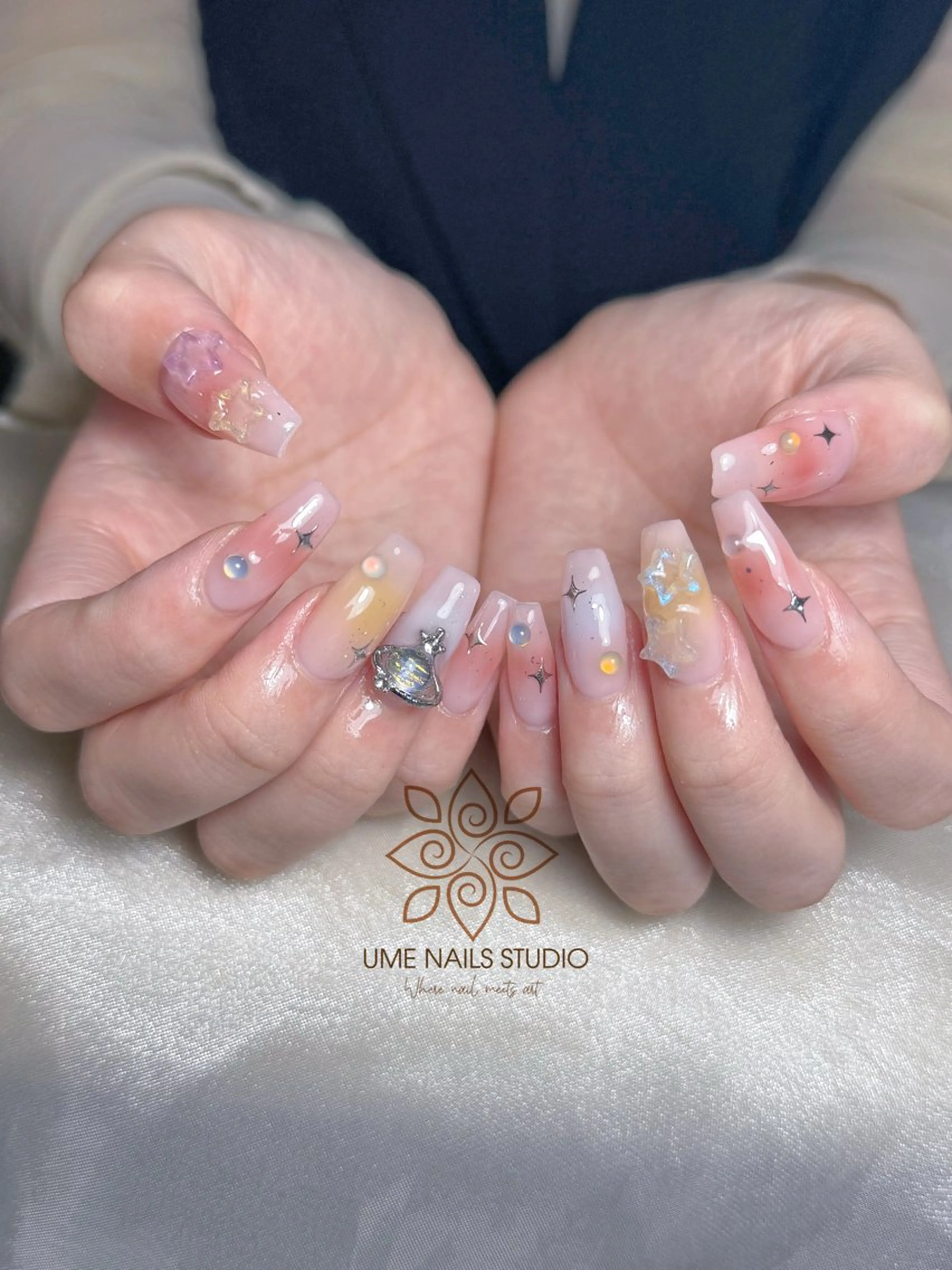 ネイル チークネイル クリアネイル ガーリー キラキラネイル 韓国ネイル ハンドネイル Ume Nail Studioのネイルデザイン