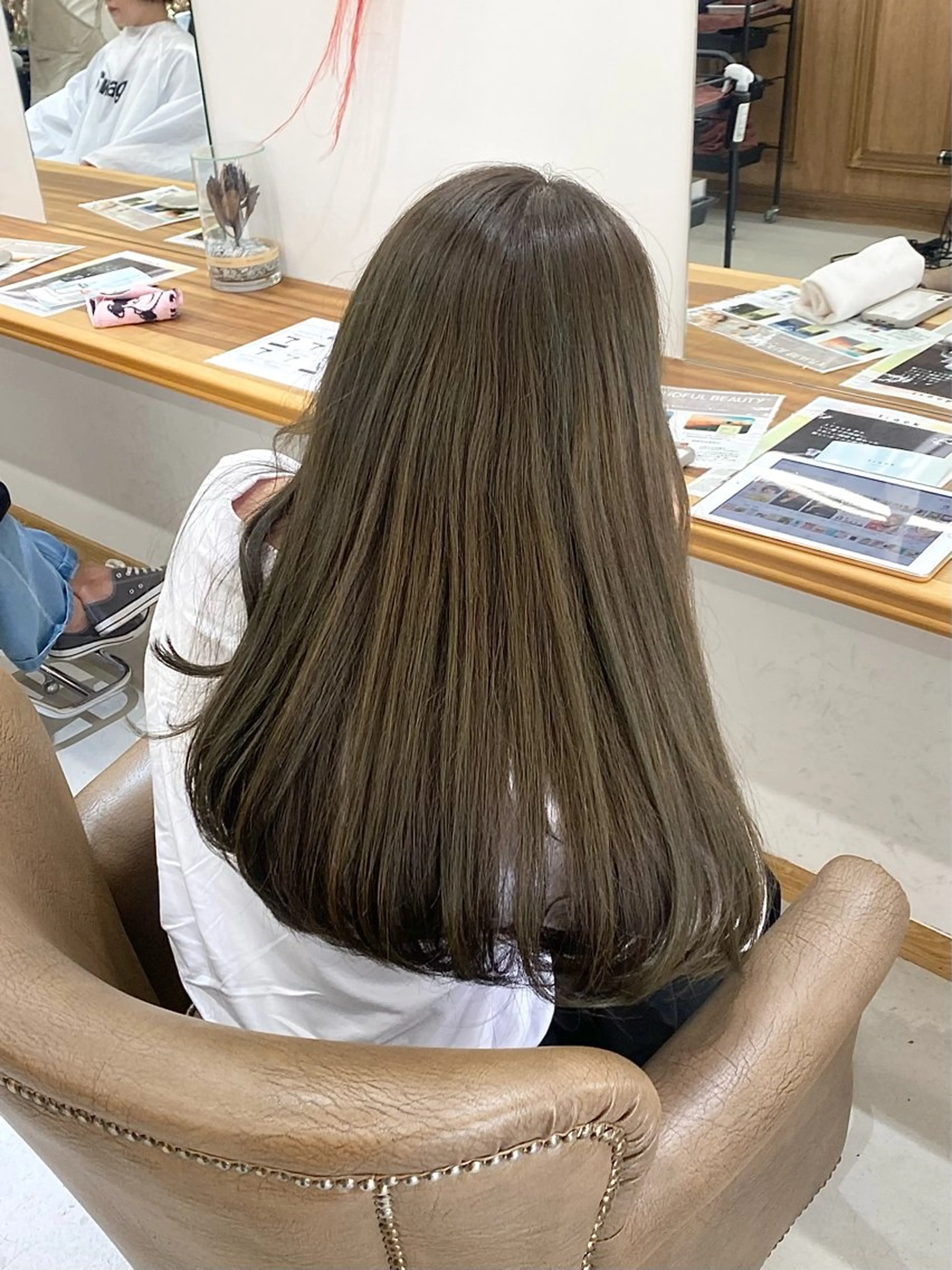 ロング カラー ヘアアレンジ ブリーチ グレージュ ブリーチなしカラー オリーブグレージュ オリーブグレー ハル🌸柔色/ ブリーチなし/艶髪のヘアスタイル