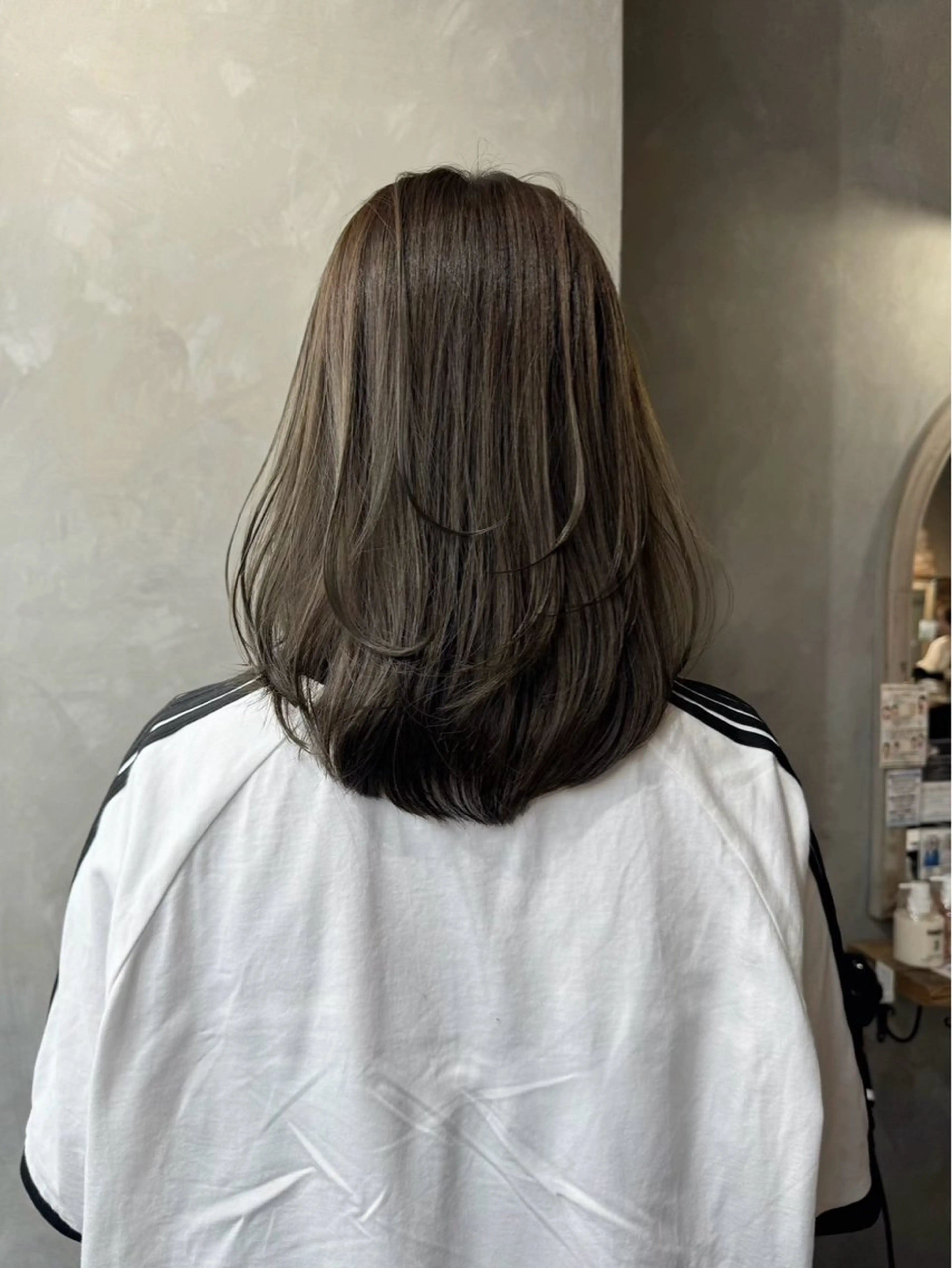 セミロング カラー 村下 美尋のヘアスタイル