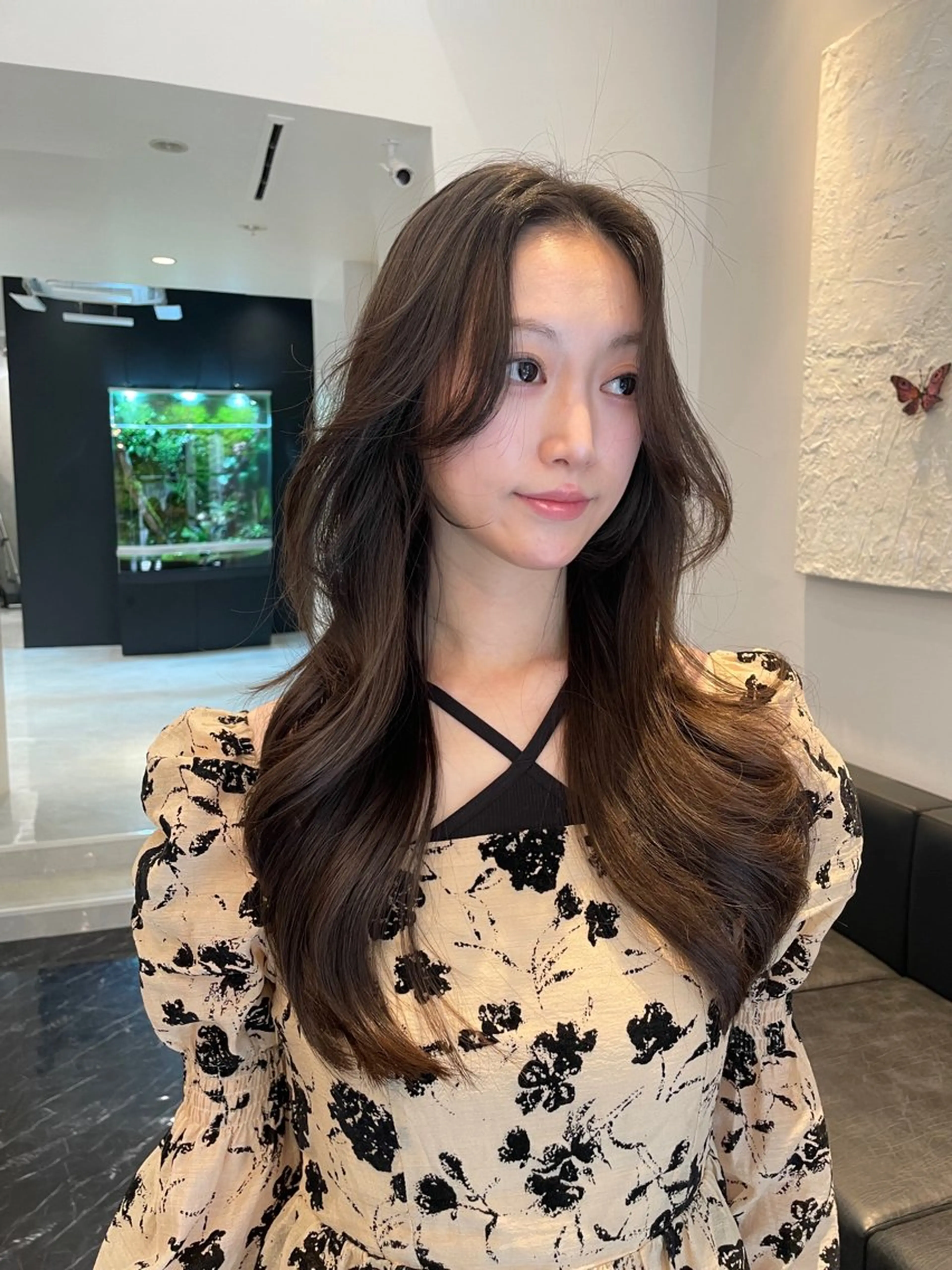 ロング カット ヘアカラー 韓国ヘア🇰🇷 YURIYAのヘアスタイル