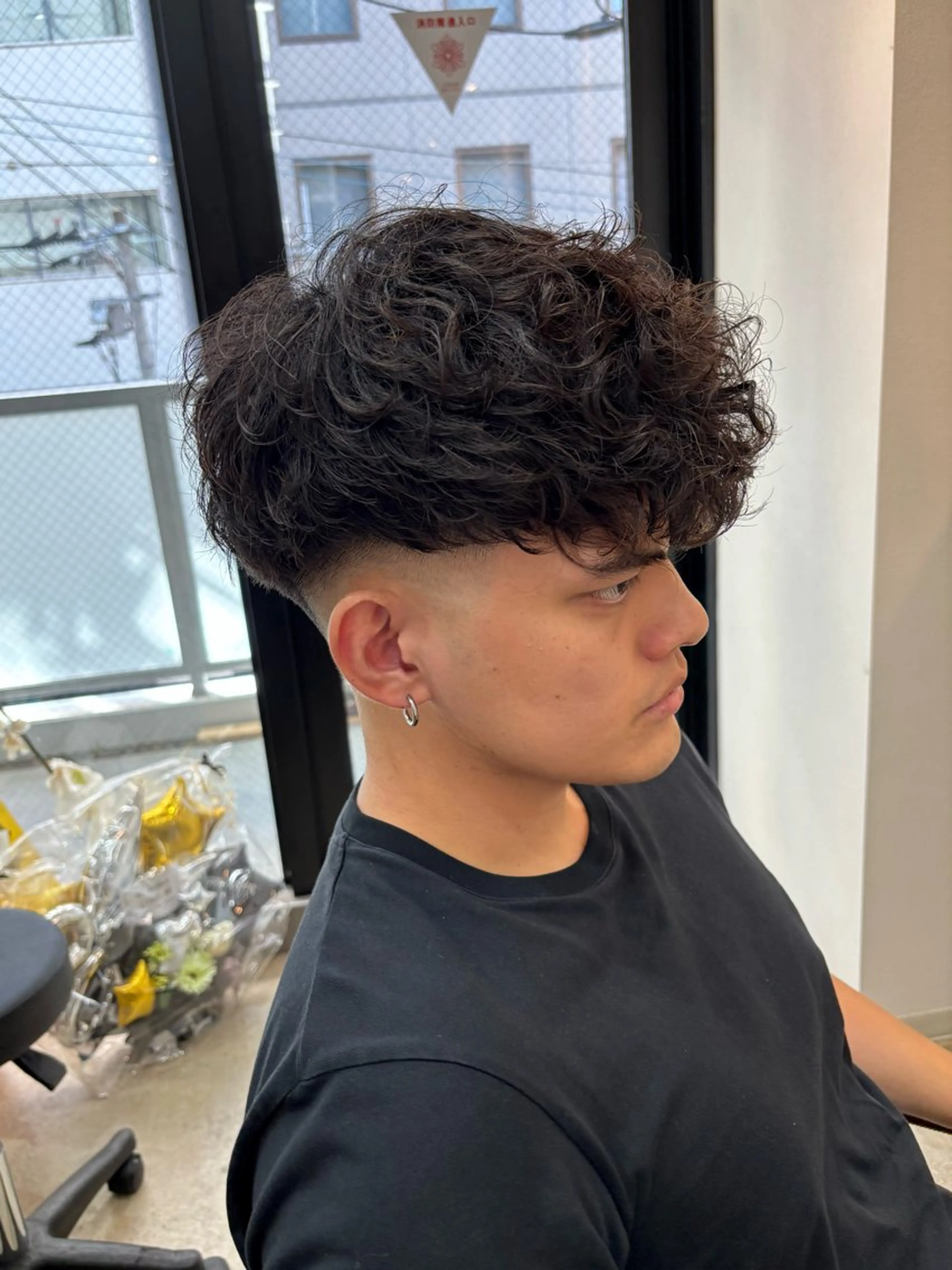 ショート パーマ メンズ 渡 汐音のヘアスタイル