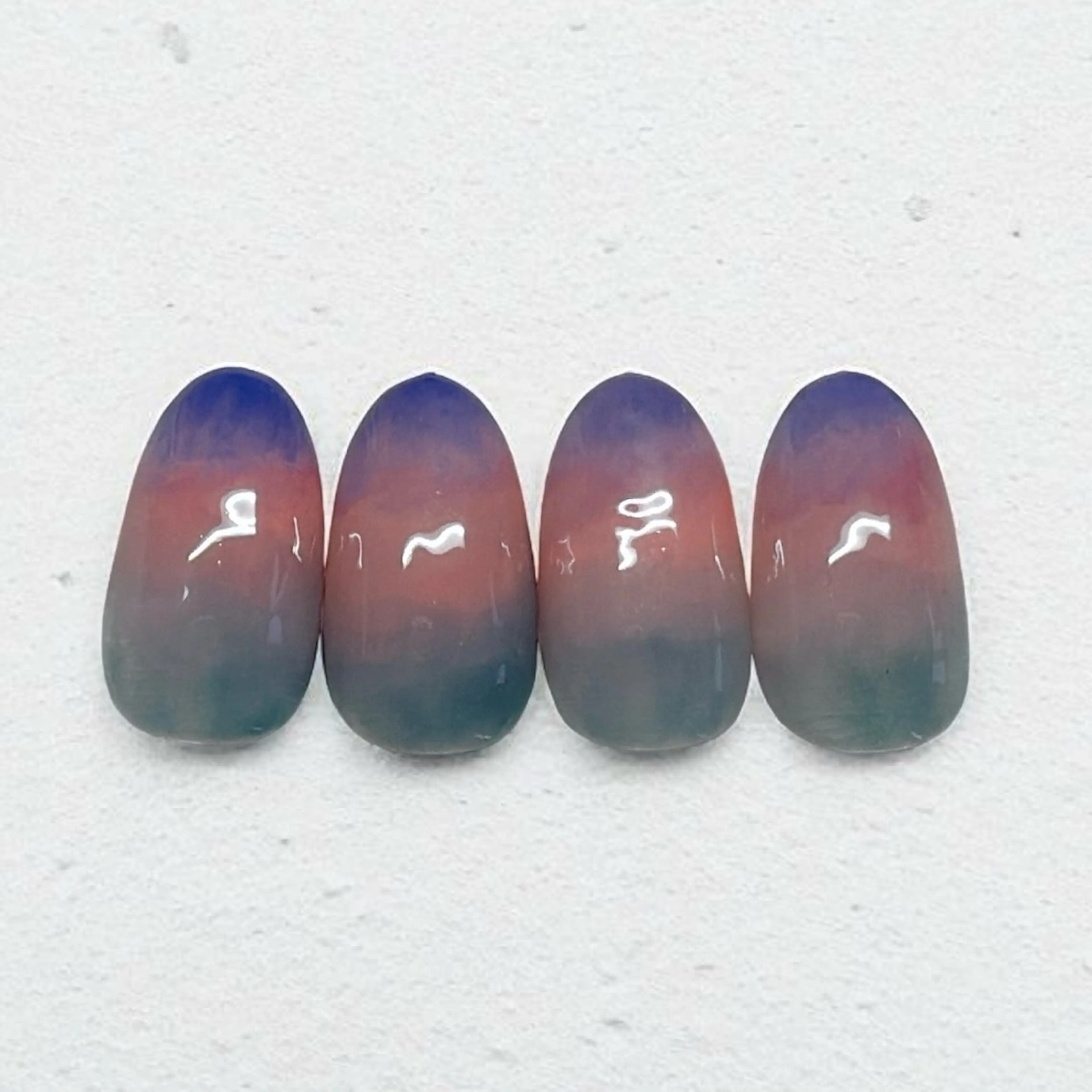 ネイル ジェルネイル ハードジェル ハンドネイル ハンドケア nail salon　Natural Cure所属・平井 彩香のネイルデザイン