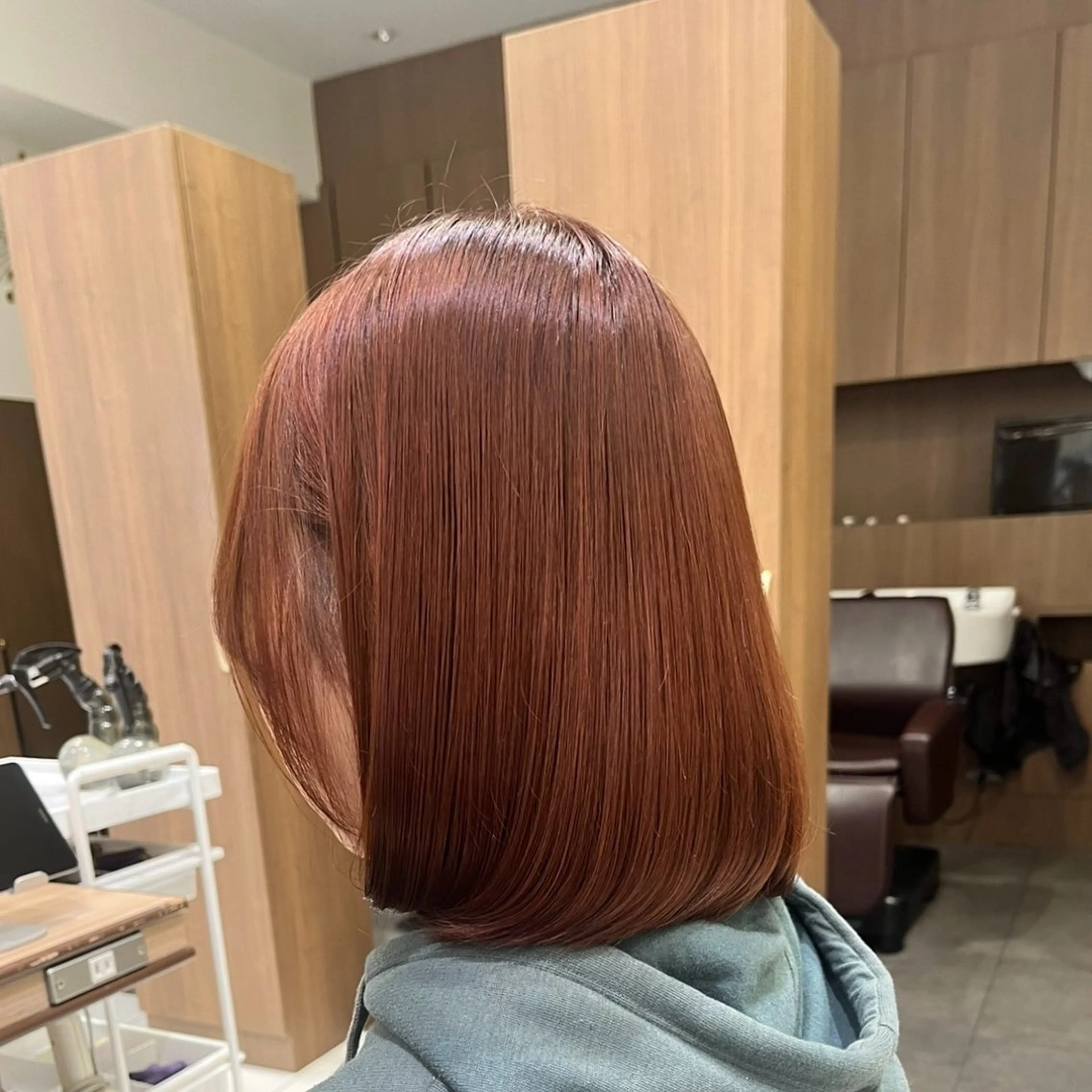 ミディアム 崎山 紗吏のヘアスタイル