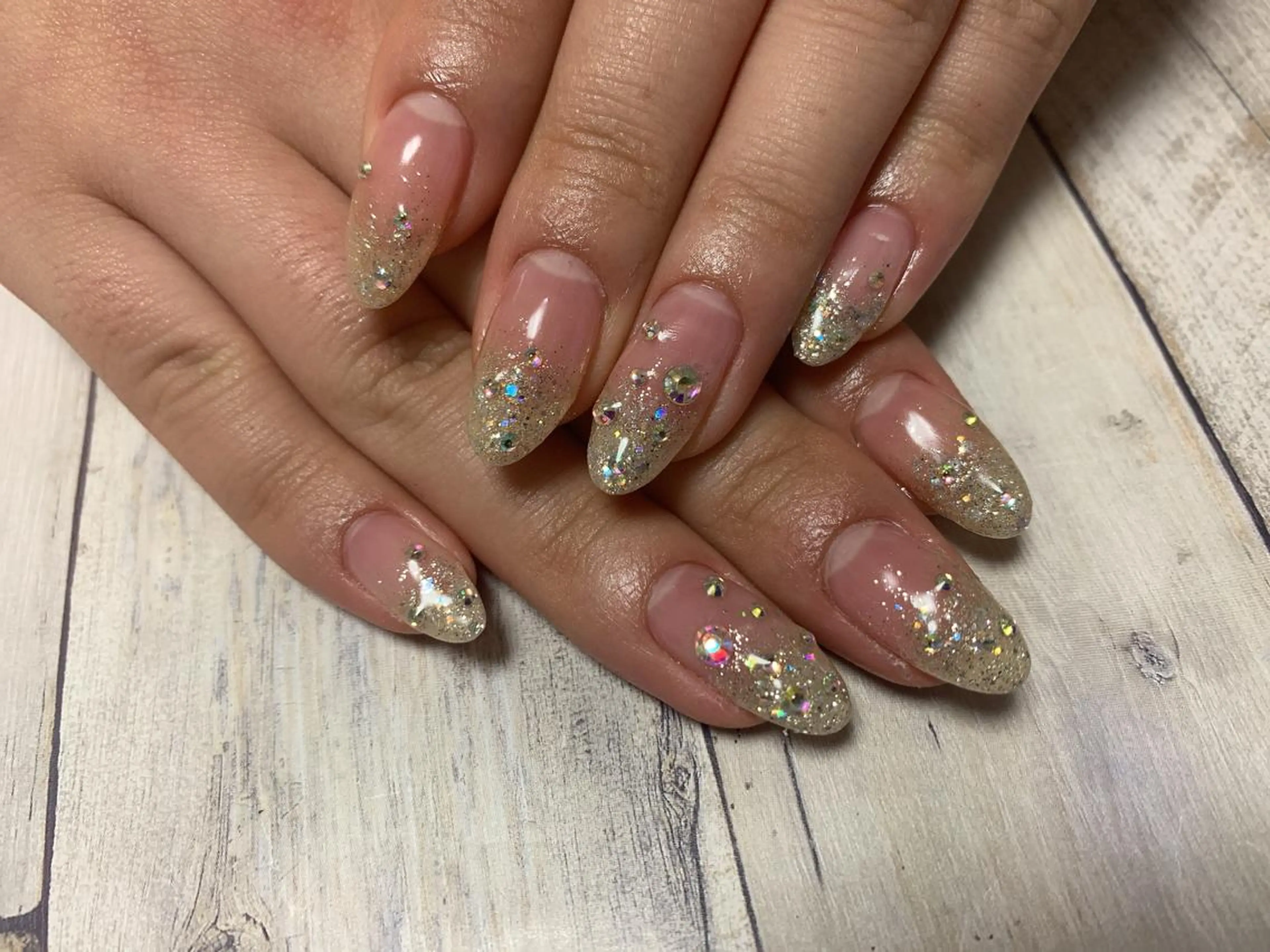 ネイル グラデーション ラメ(グリッター) ラメグラデーション nico.nico.mark NAIL所属・小林 梓のエステ・リラクイメージ