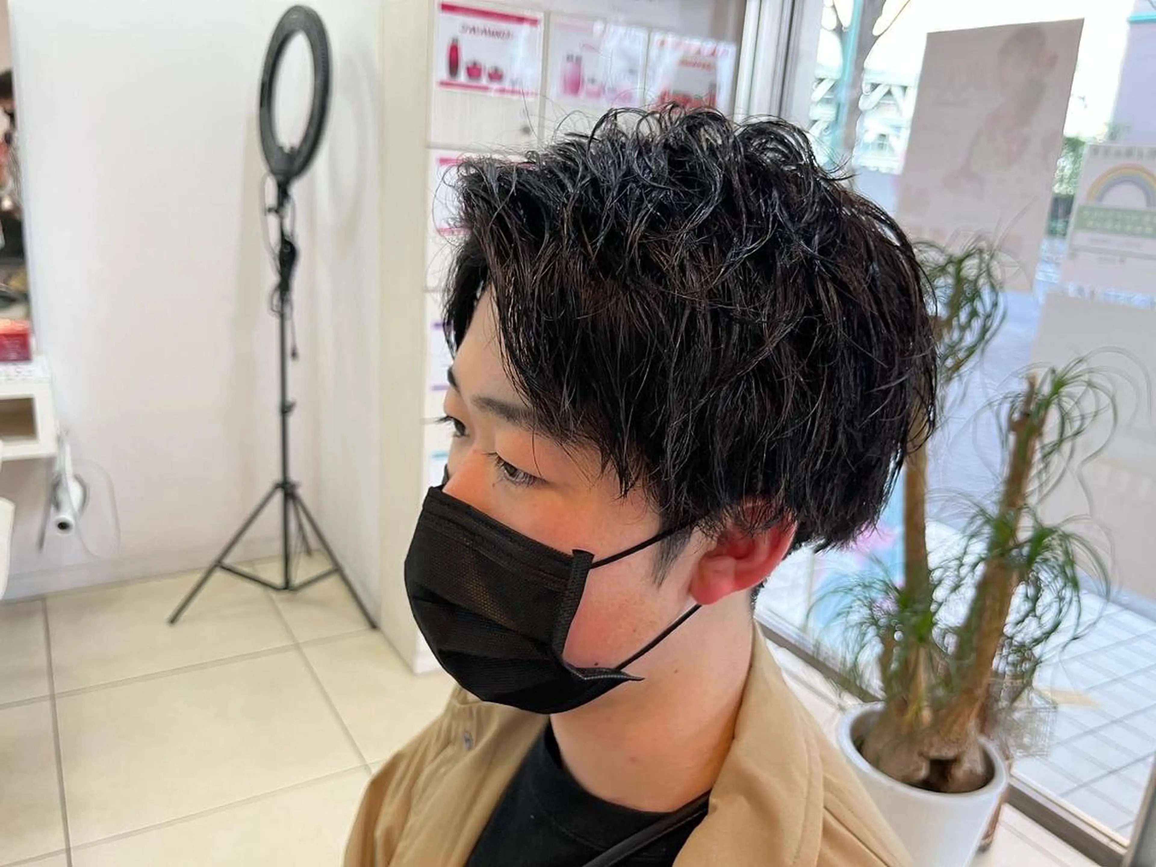 ショート パーマ メンズ センターパート カット パーマ 毛流れヘアの達人 店長　須田龍世のヘアスタイル