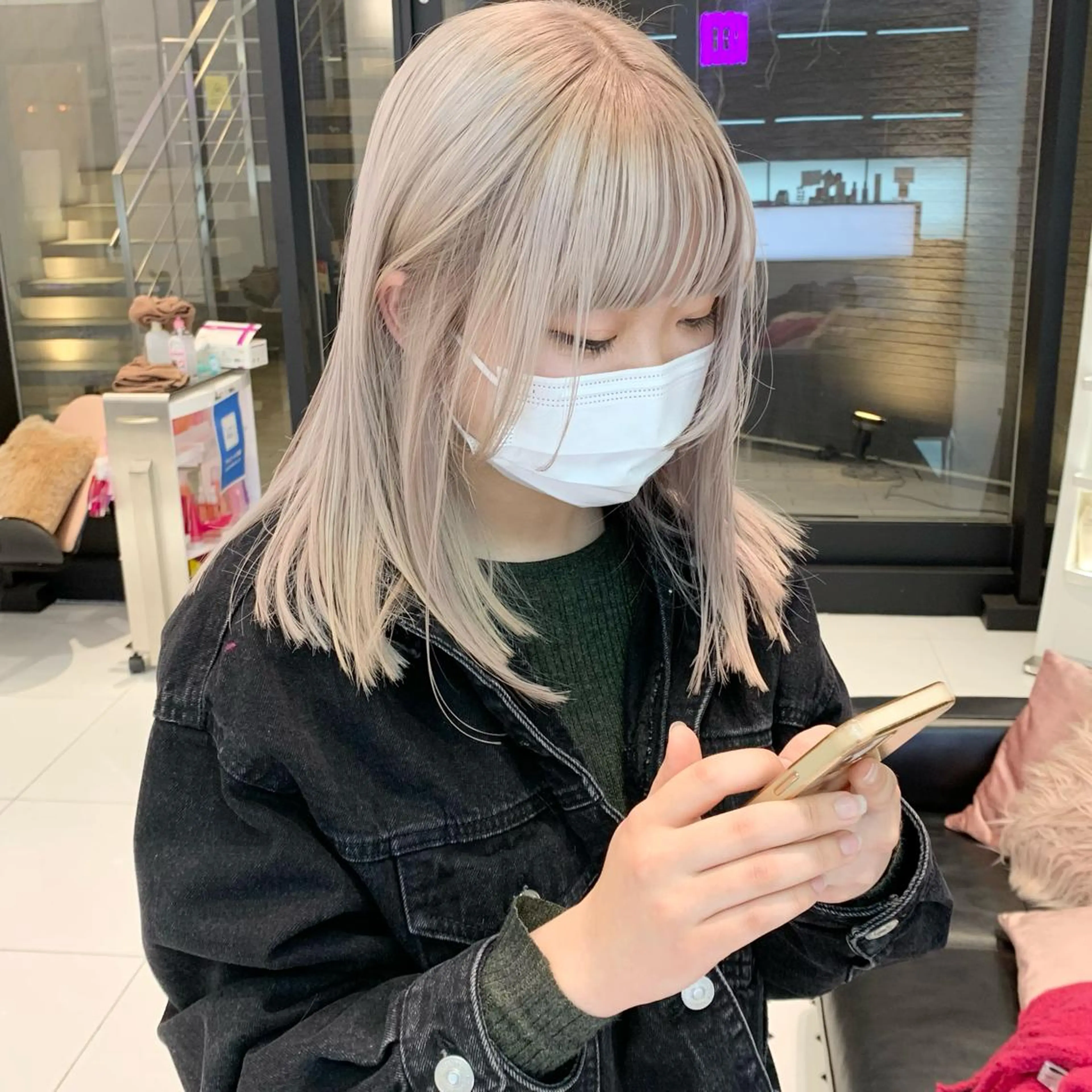 ミディアム カラー ベージュカラー ブロンド ブロンドベージュ カット ヘアカラー ハッシュカット/ハイ トーン/MANAMIのヘアスタイル