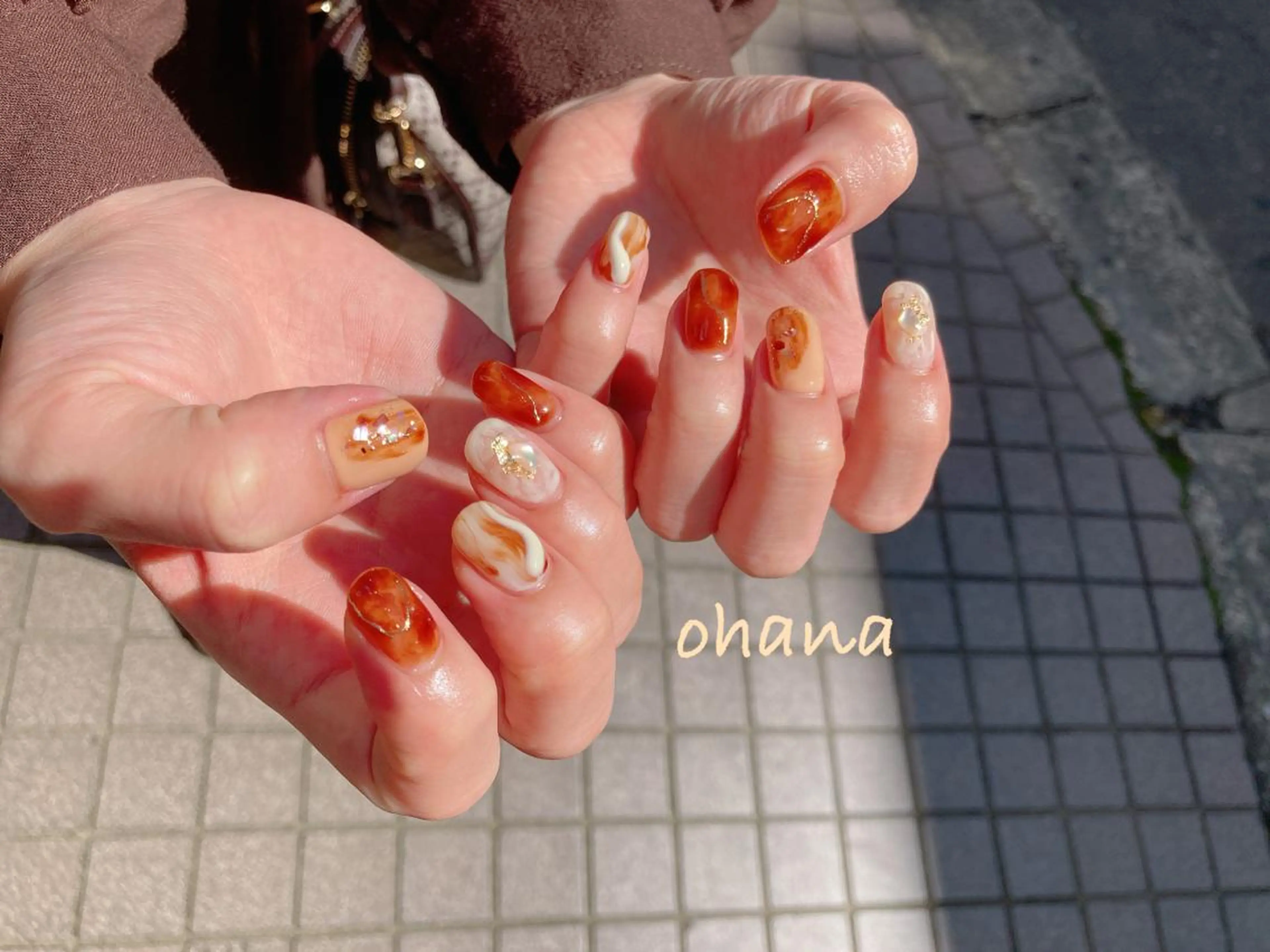 ネイル オーロラネイル べっ甲ネイル ボルドー 長さ出し フットネイル nailroom  OHANA所属・nailroom OHANA🌴のネイルデザイン