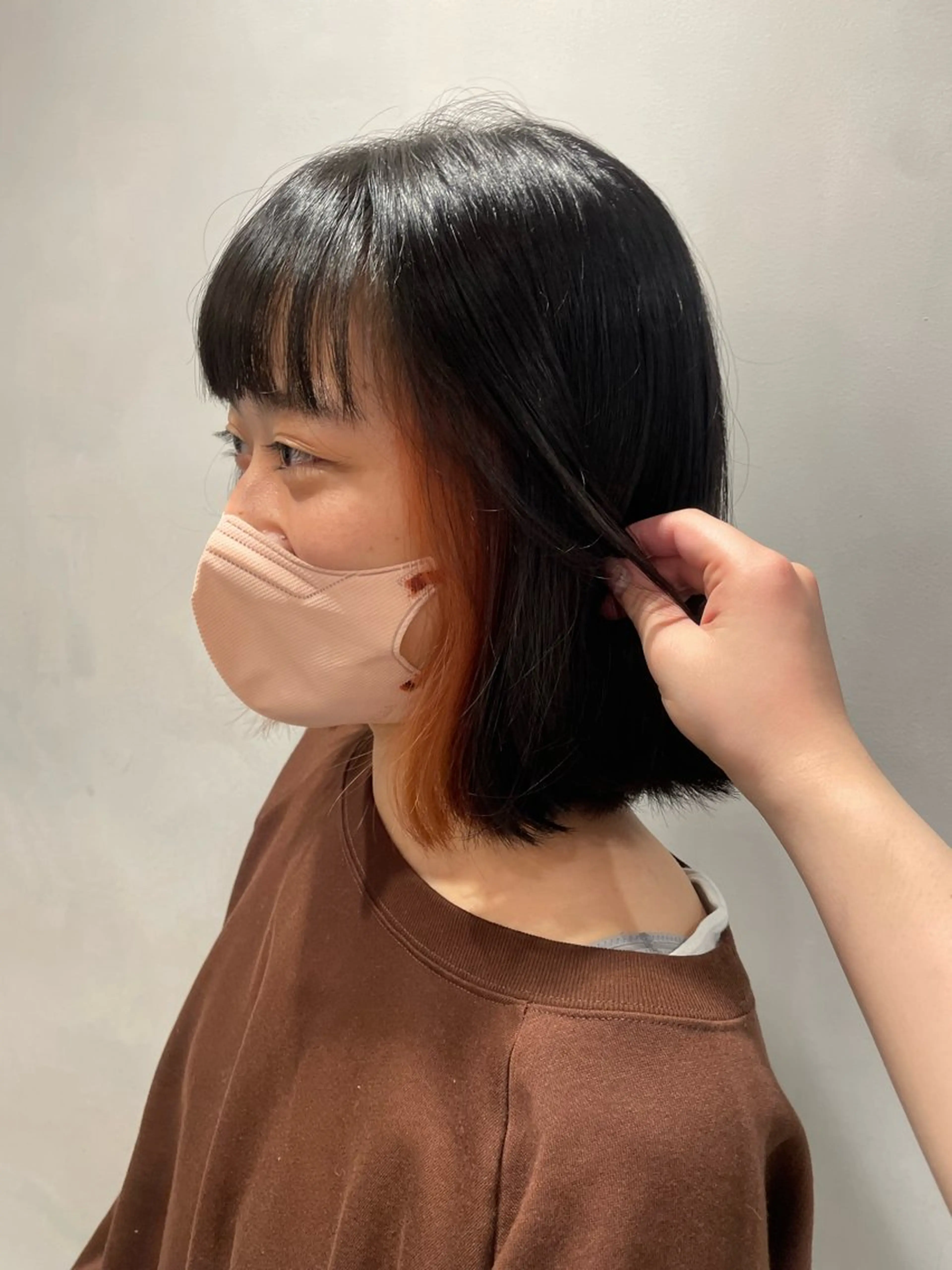 ミディアム カラー ベージュカラー オレンジ ピンクカラー 石川 優奈のヘアスタイル