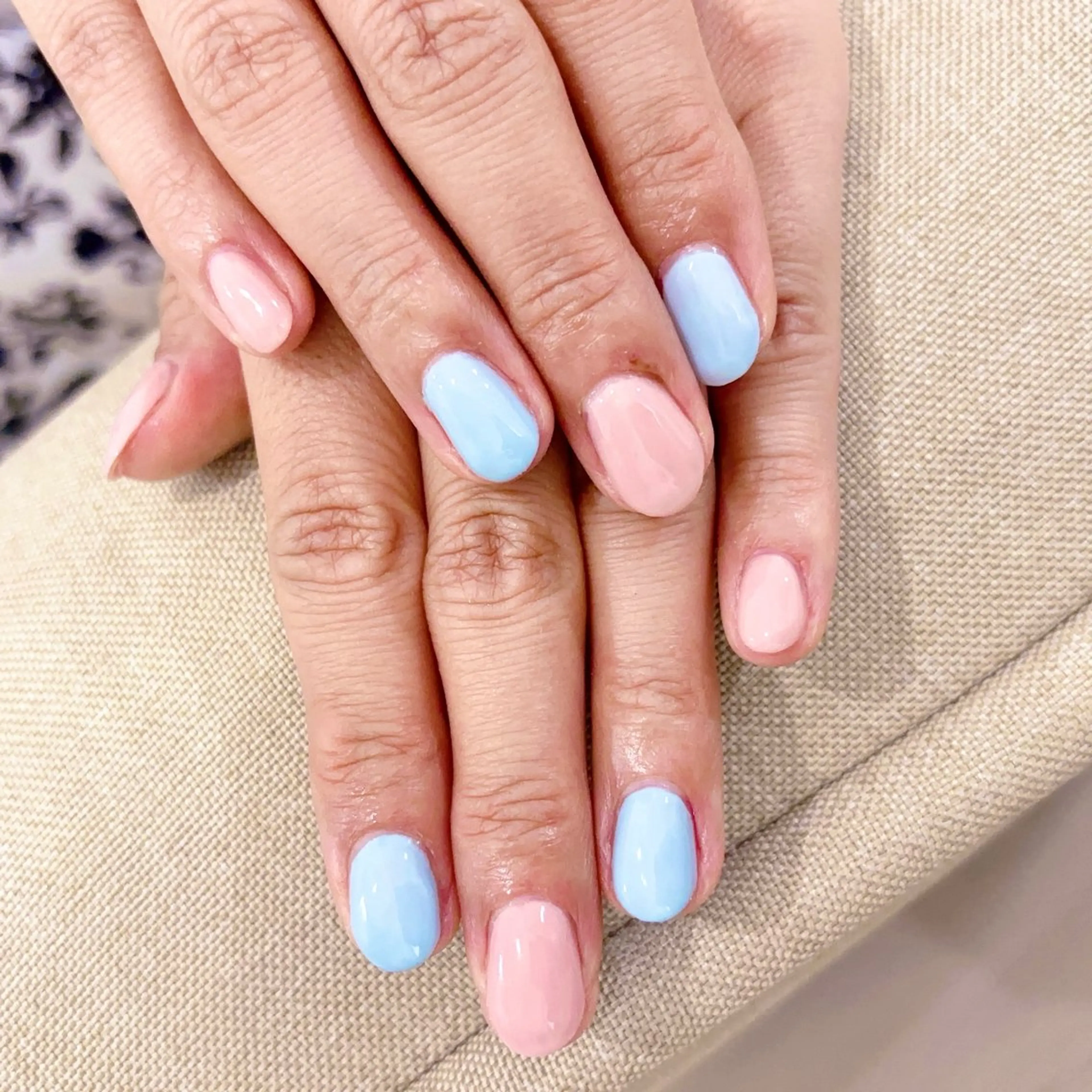 ネイル ブルー ピンク MYu Beauty Salon  MAIのネイルデザイン