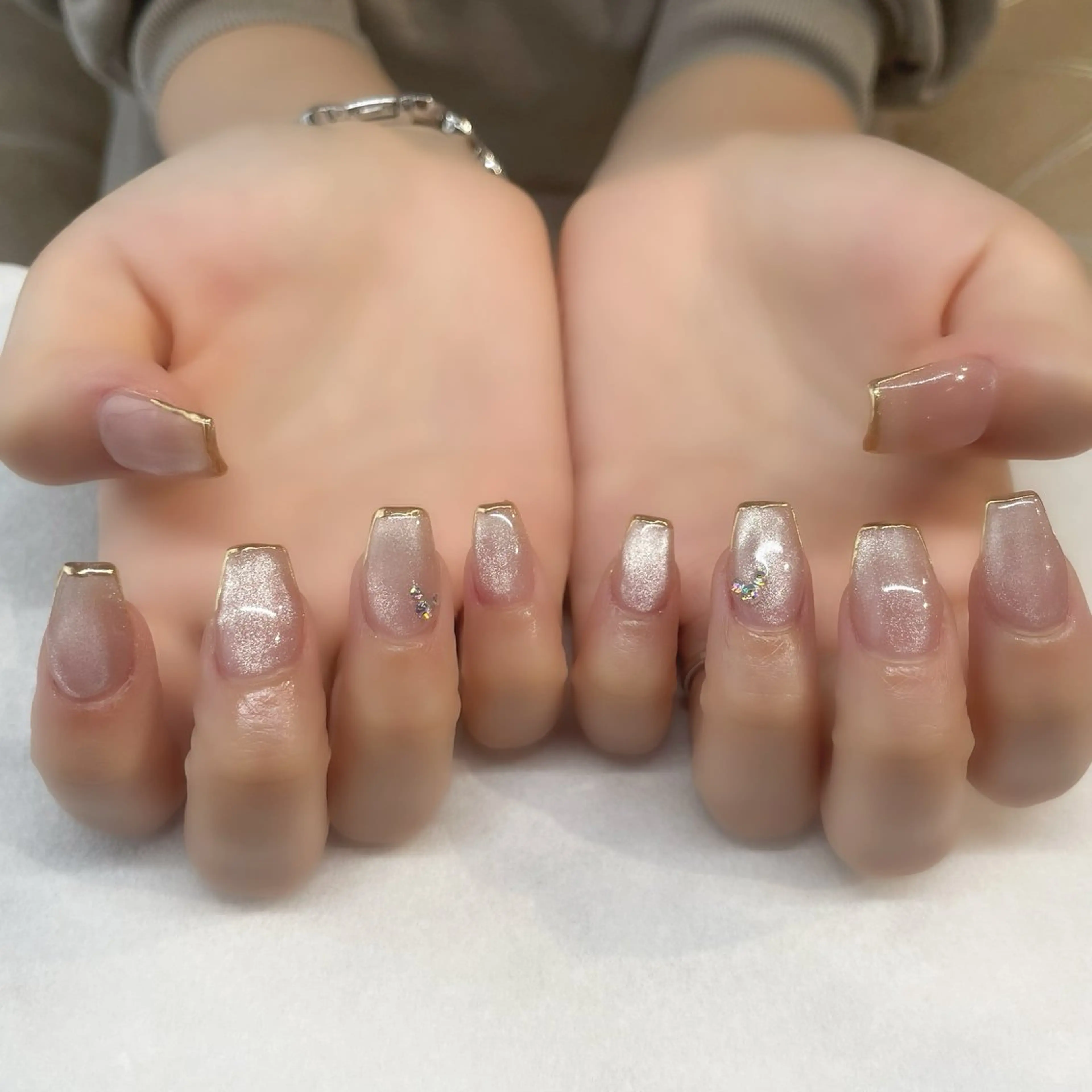 ネイル ハンドネイル 🌈🐰 saki. m 🐰🌈のネイルデザイン