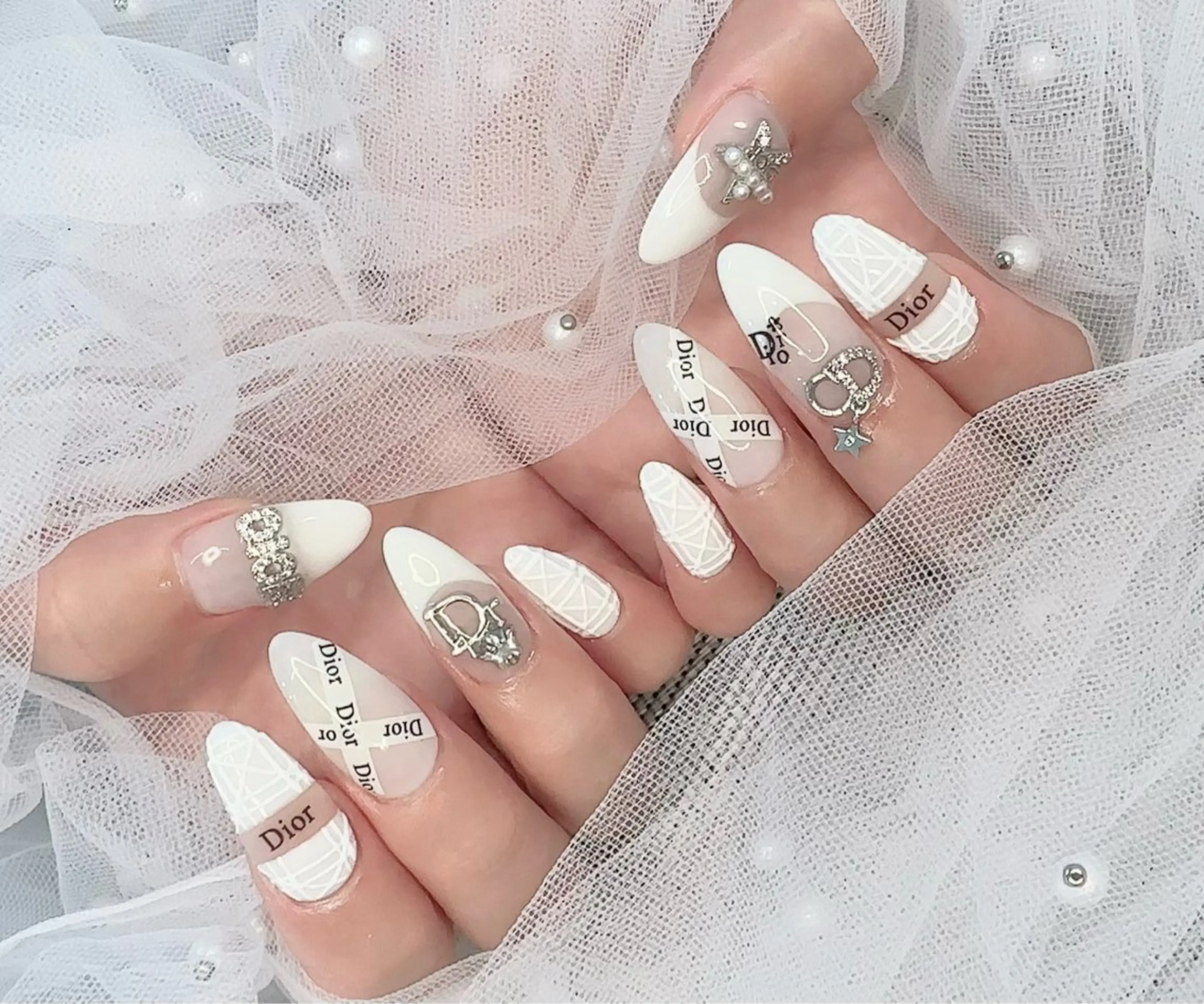 ネイル R nailsalon所属・R salonのネイルデザイン