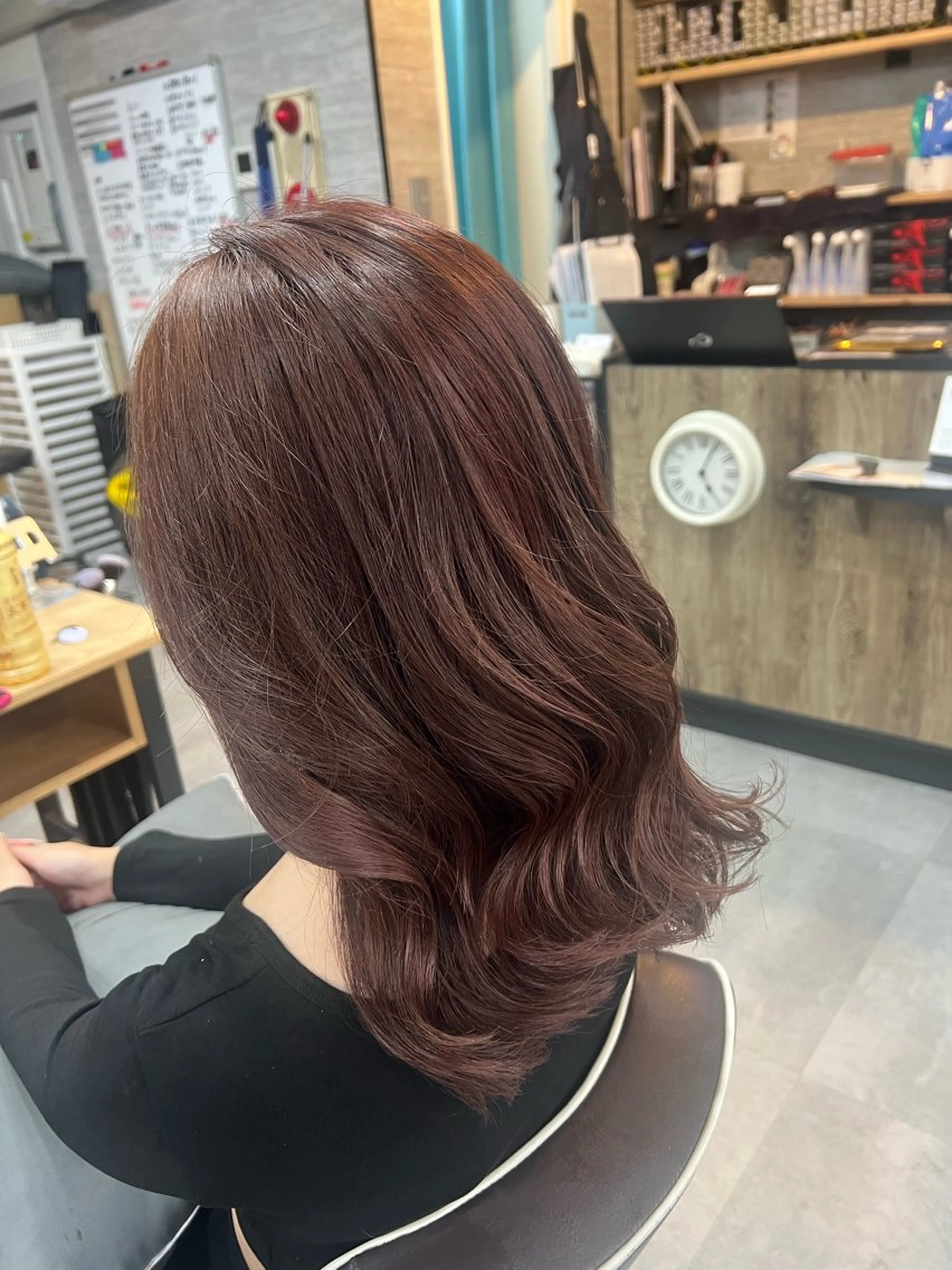セミロング カラー ヘアアレンジ 羽根 ひなののヘアスタイル