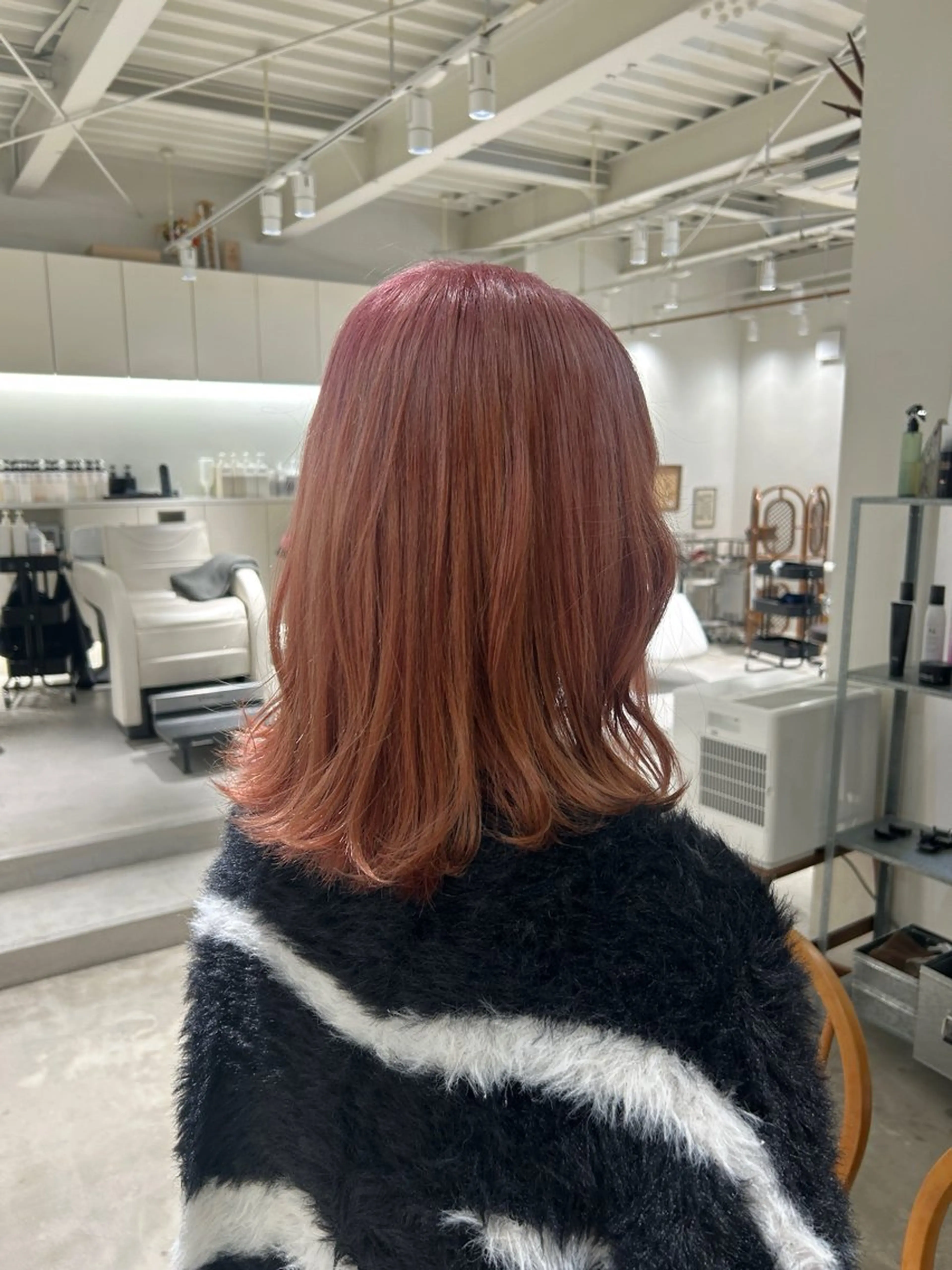 セミロング ヘアカラー 篠原 若奈のヘアスタイル