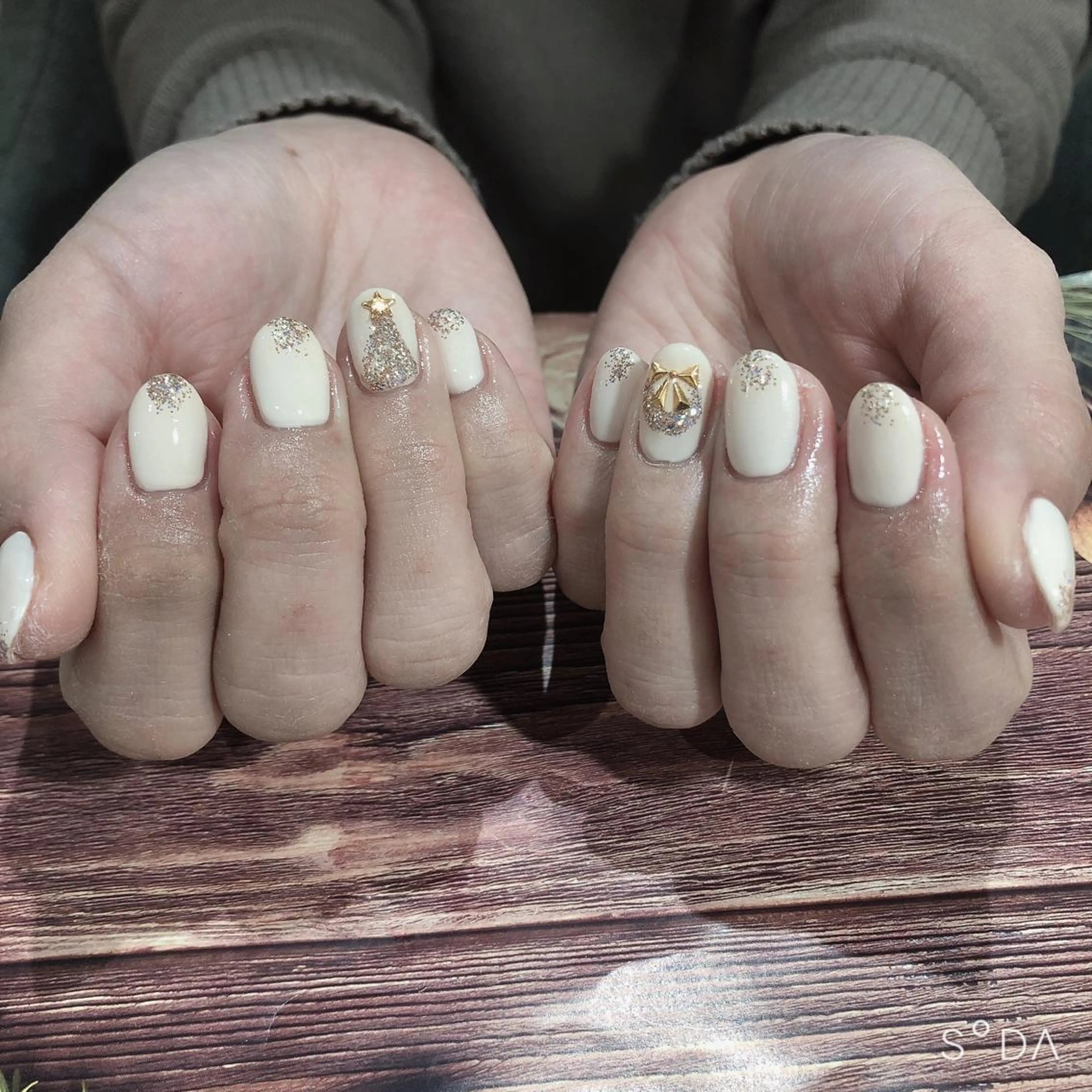 ネイル 冬ネイル クリスマス ハンドネイル 吉野✨ ネイルデザイナー✨のネイルデザイン