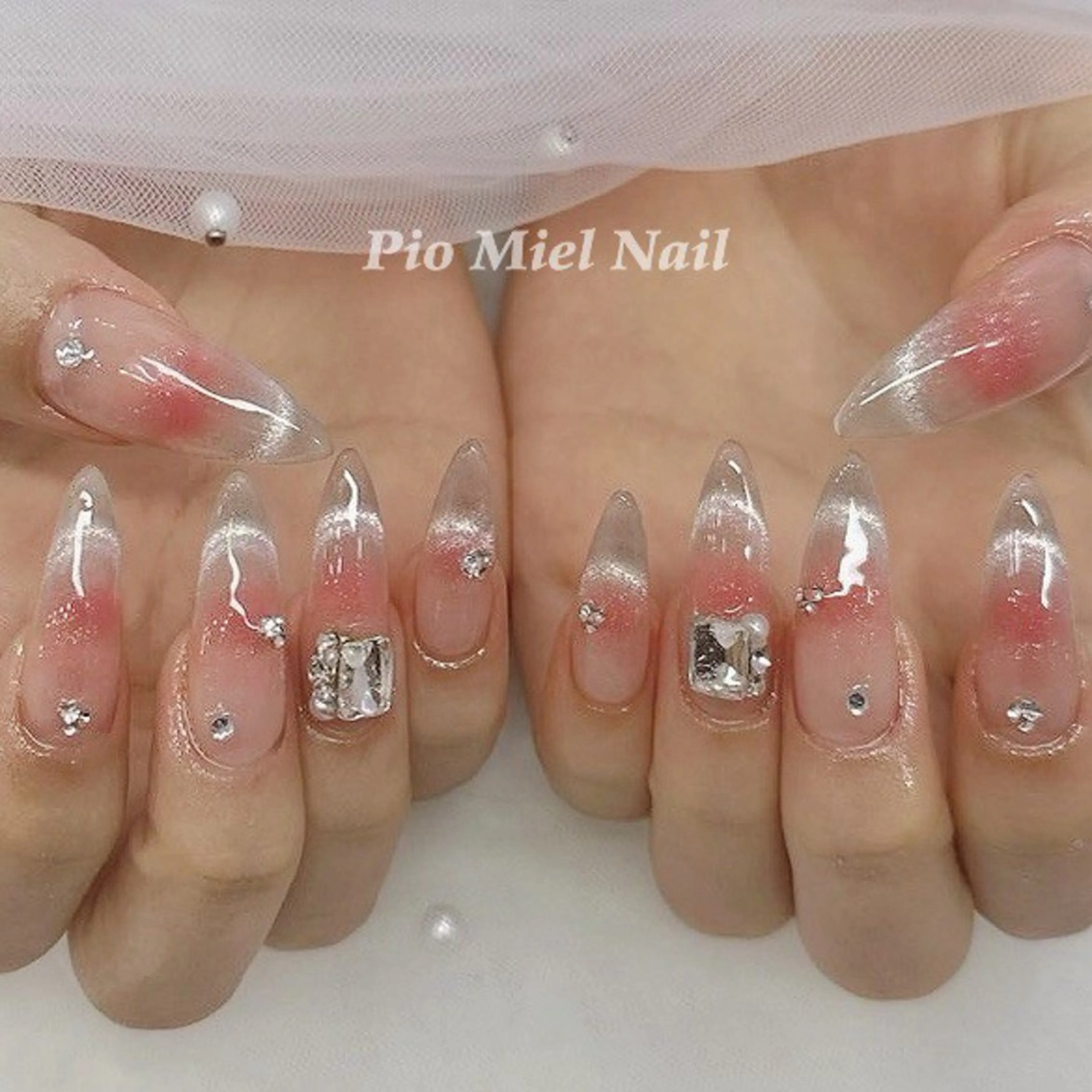 ネイル クリアネイル グラデーション ロングネイル オフィスネイル シルバー ハンドネイル HANA 長さだしのネイルデザイン