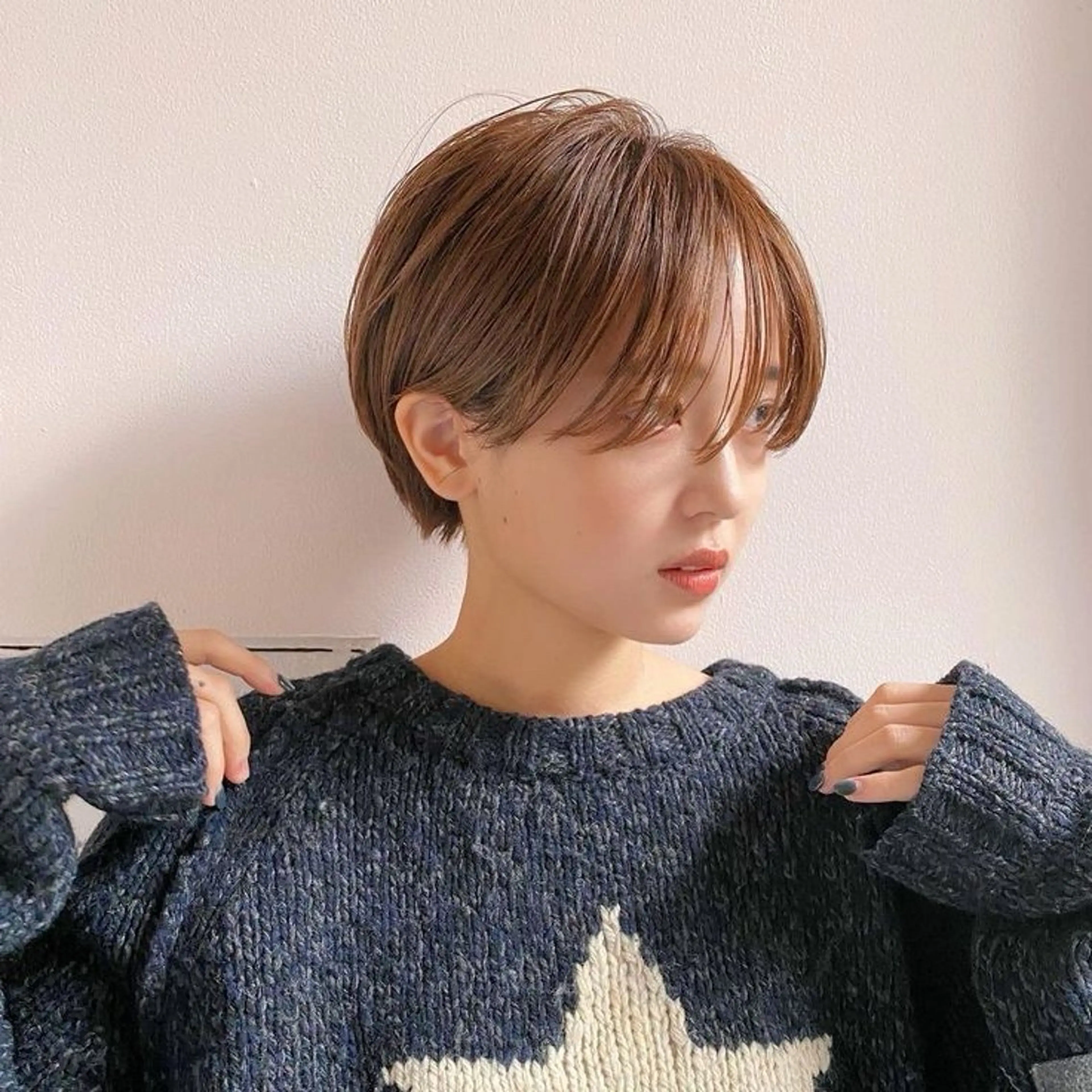 ショート ショートヘア サキ🤍ハイトーン 🩰くびれ巻きヘアのヘアスタイル