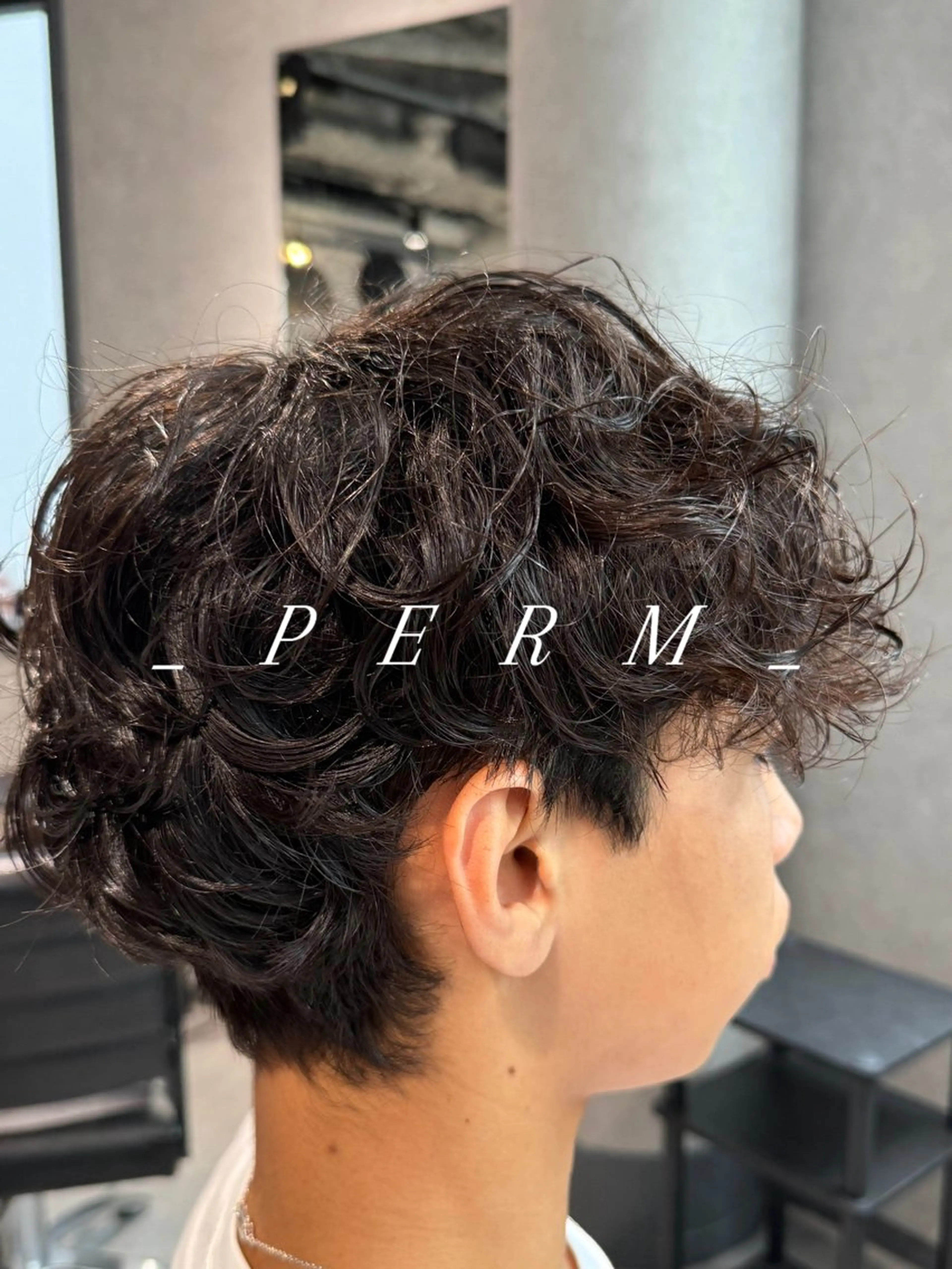 パーマ メンズ カット パーマ 韓国特化🇰🇷愁斗 センターパートパーマのヘアスタイル