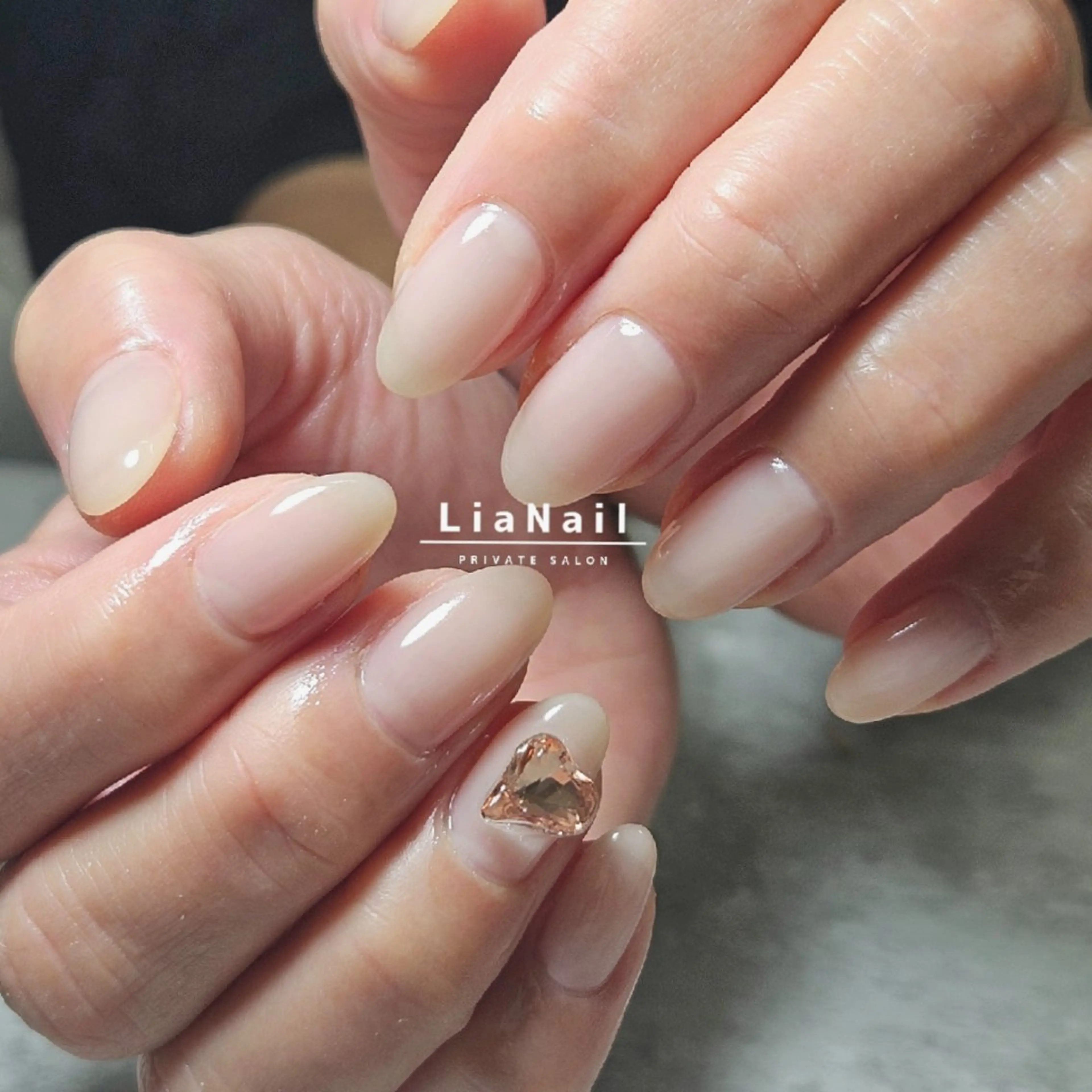 ネイル ワンカラーネイル ハンドネイル Lia Nailのネイルデザイン