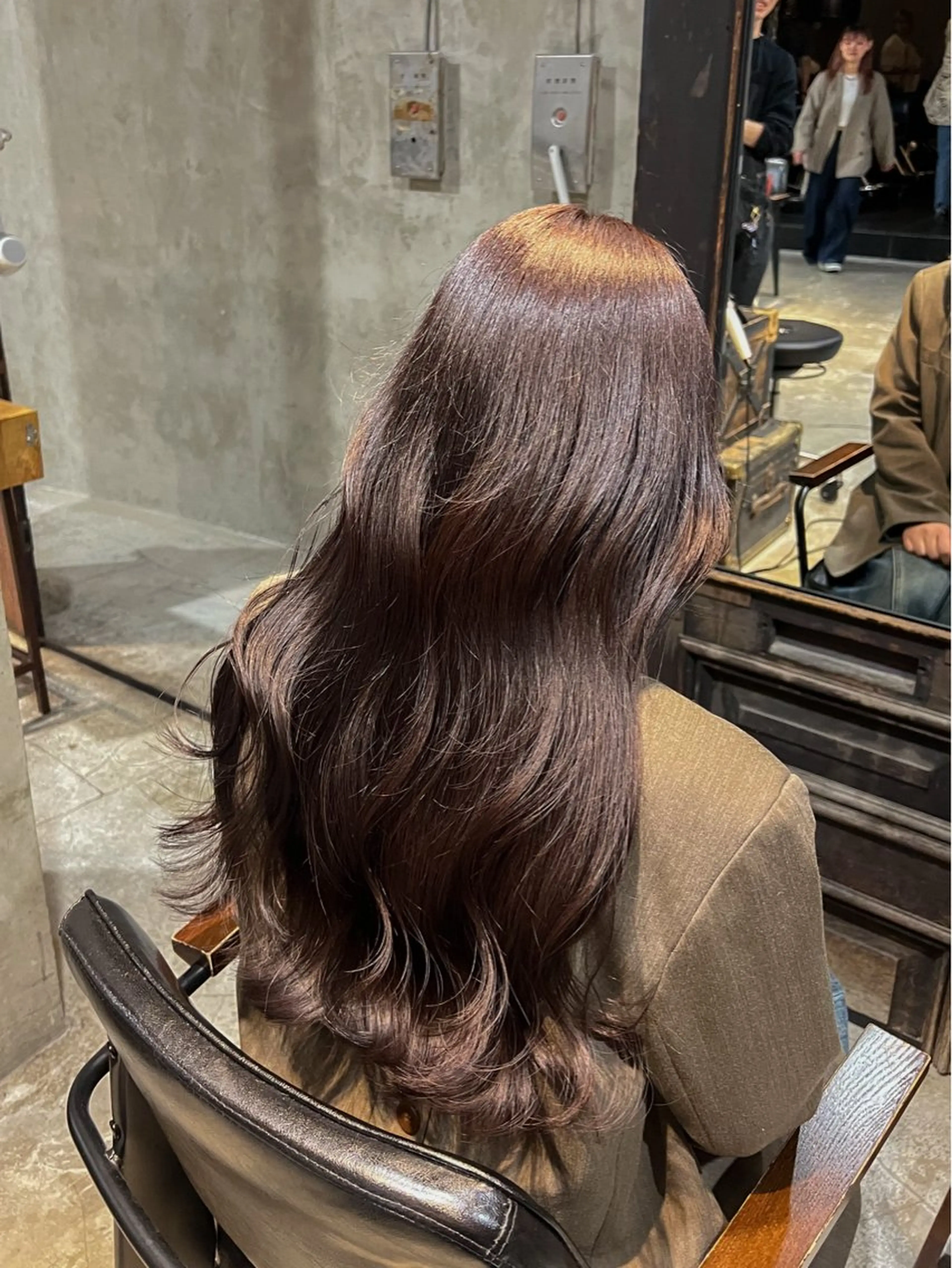 ロング カラー ヘアアレンジ アッシュ アッシュブラウン ブラウンカラー 透明感カラー くびれヘア カット ヘアカラー トリートメント グレージュ/艶髪矯正 🪐takushiのヘアスタイル