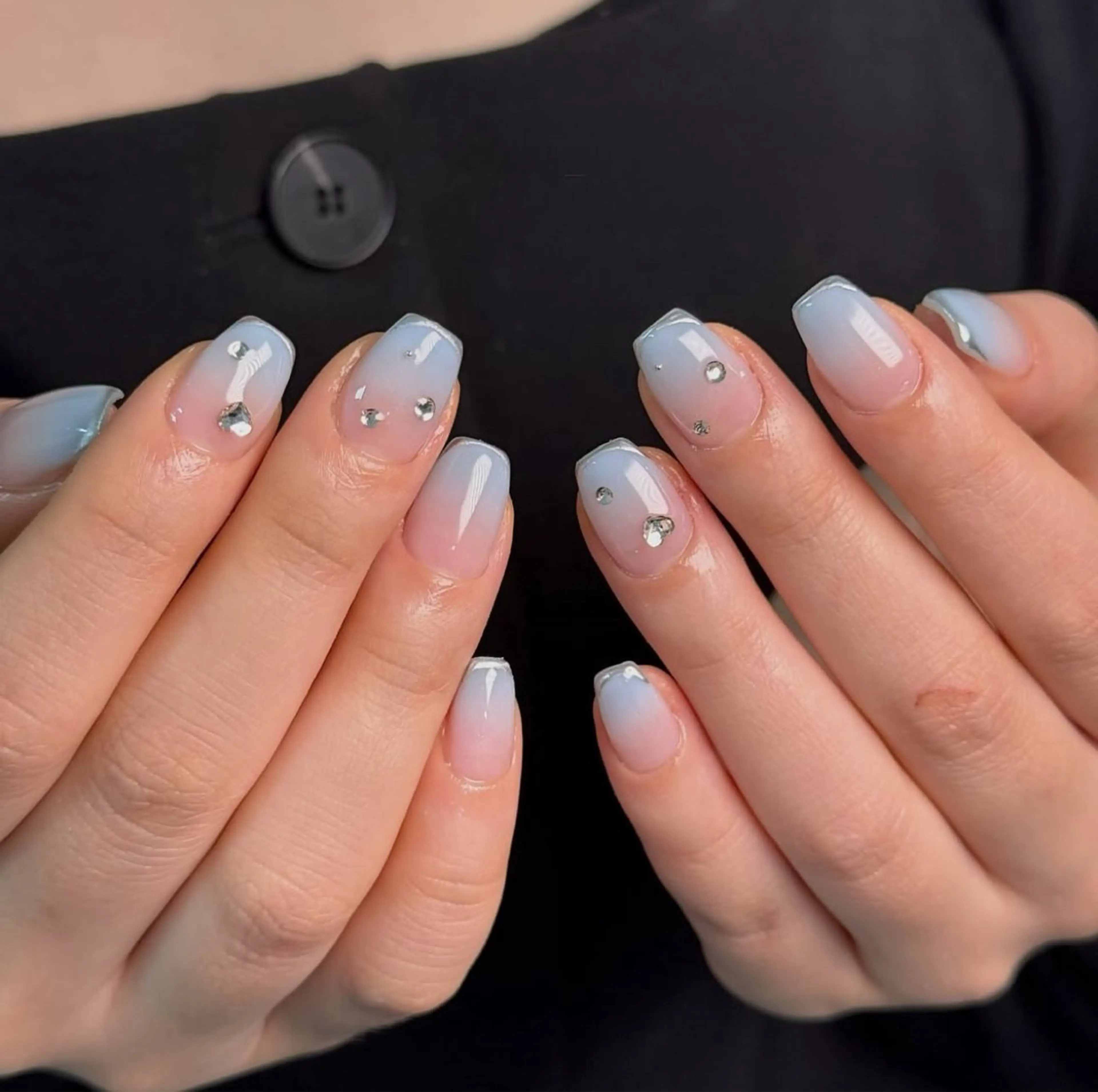 ネイル アニマル柄 オーロラネイル チークネイル フラッシュネイル ジェルネイル ハンドネイル Lyna Nail のネイルデザイン