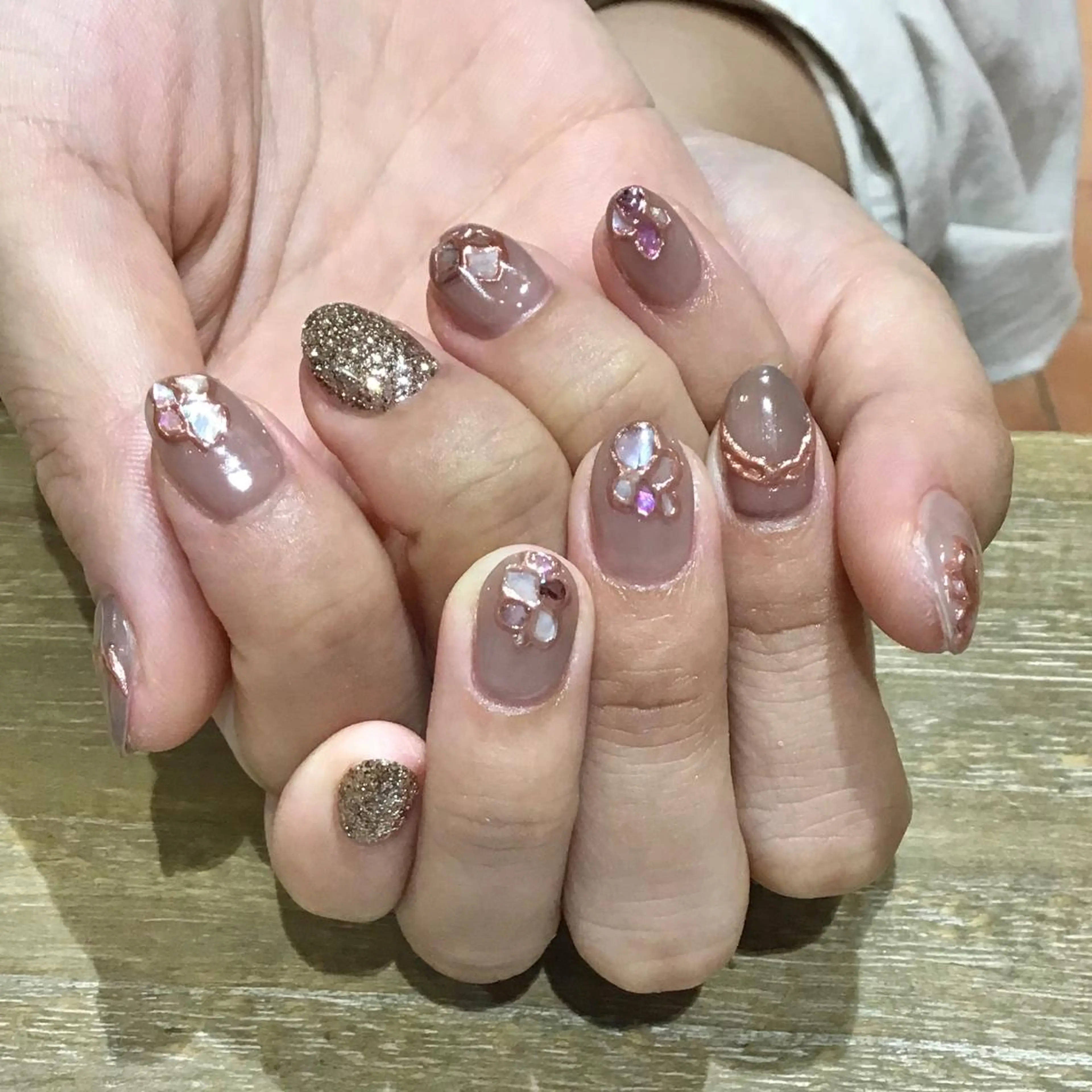 ネイル ハンドネイル Nest 三田のマツエク・マツパデザイン