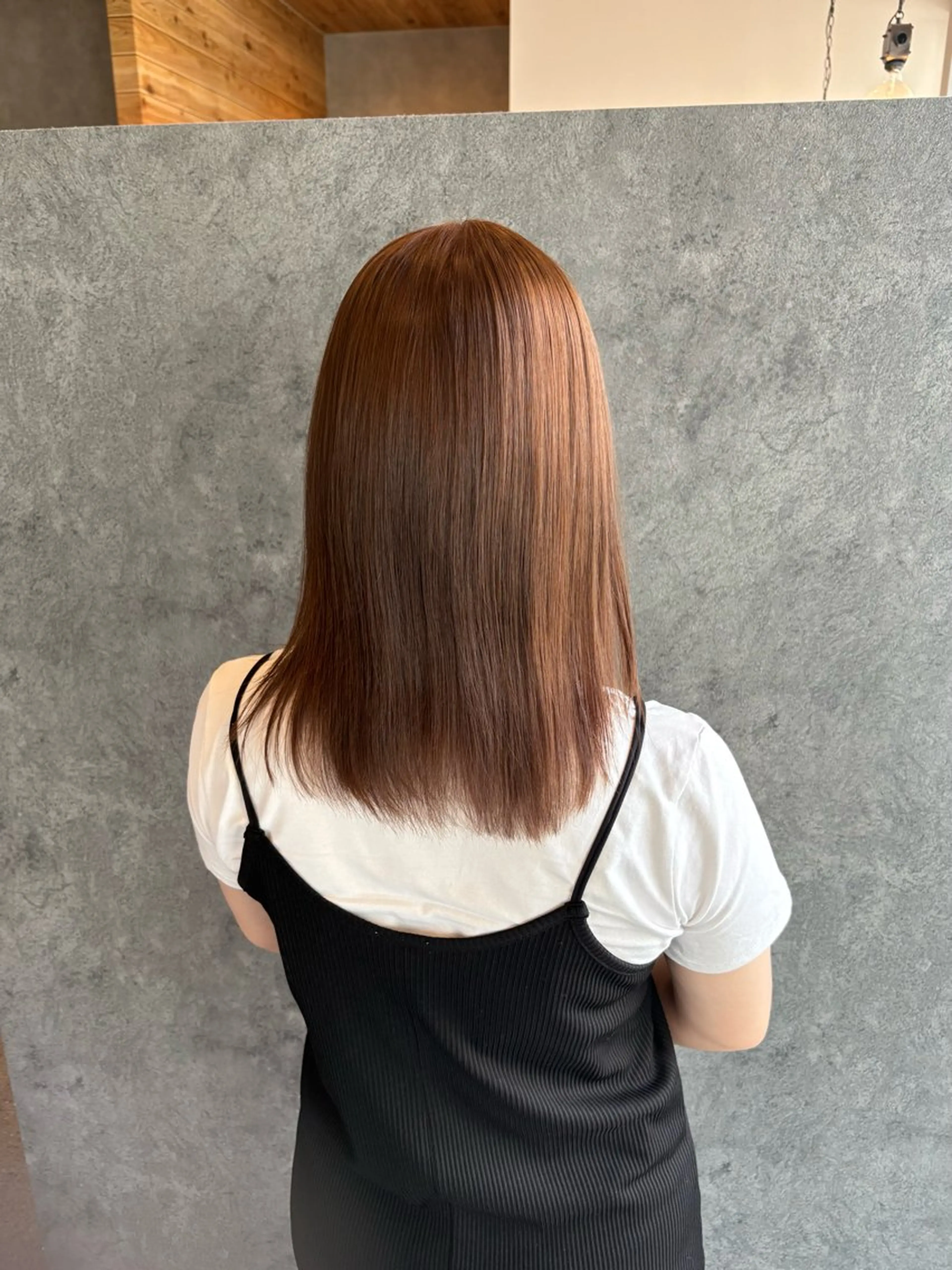 セミロング カラー ヘアカラー hina 🪷のヘアスタイル