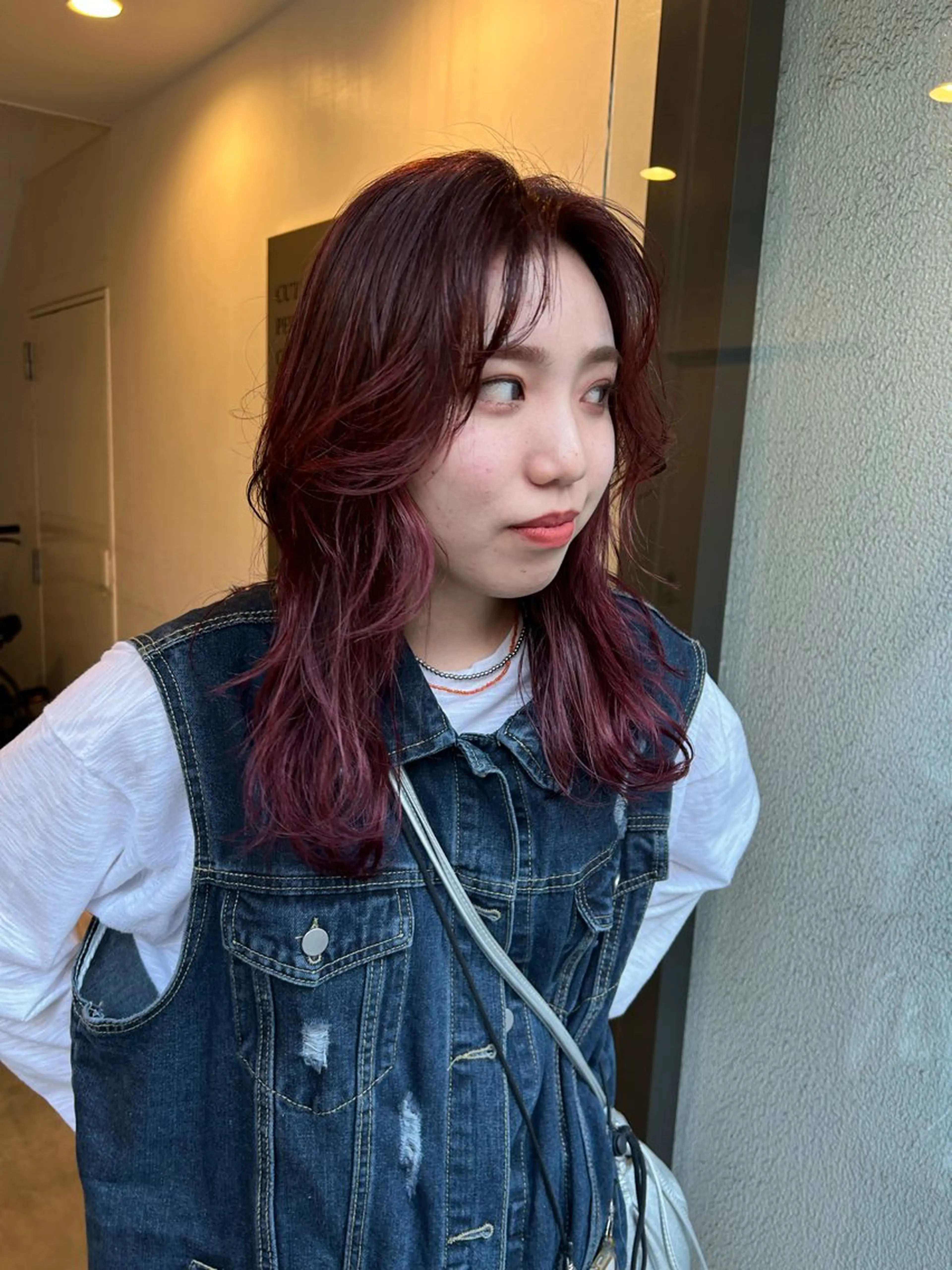 セミロング カラー レッドカラー カット ヘアカラー トリートメント hen所属・心斎橋/レイヤー/ ブリーチ/モエのヘアスタイル