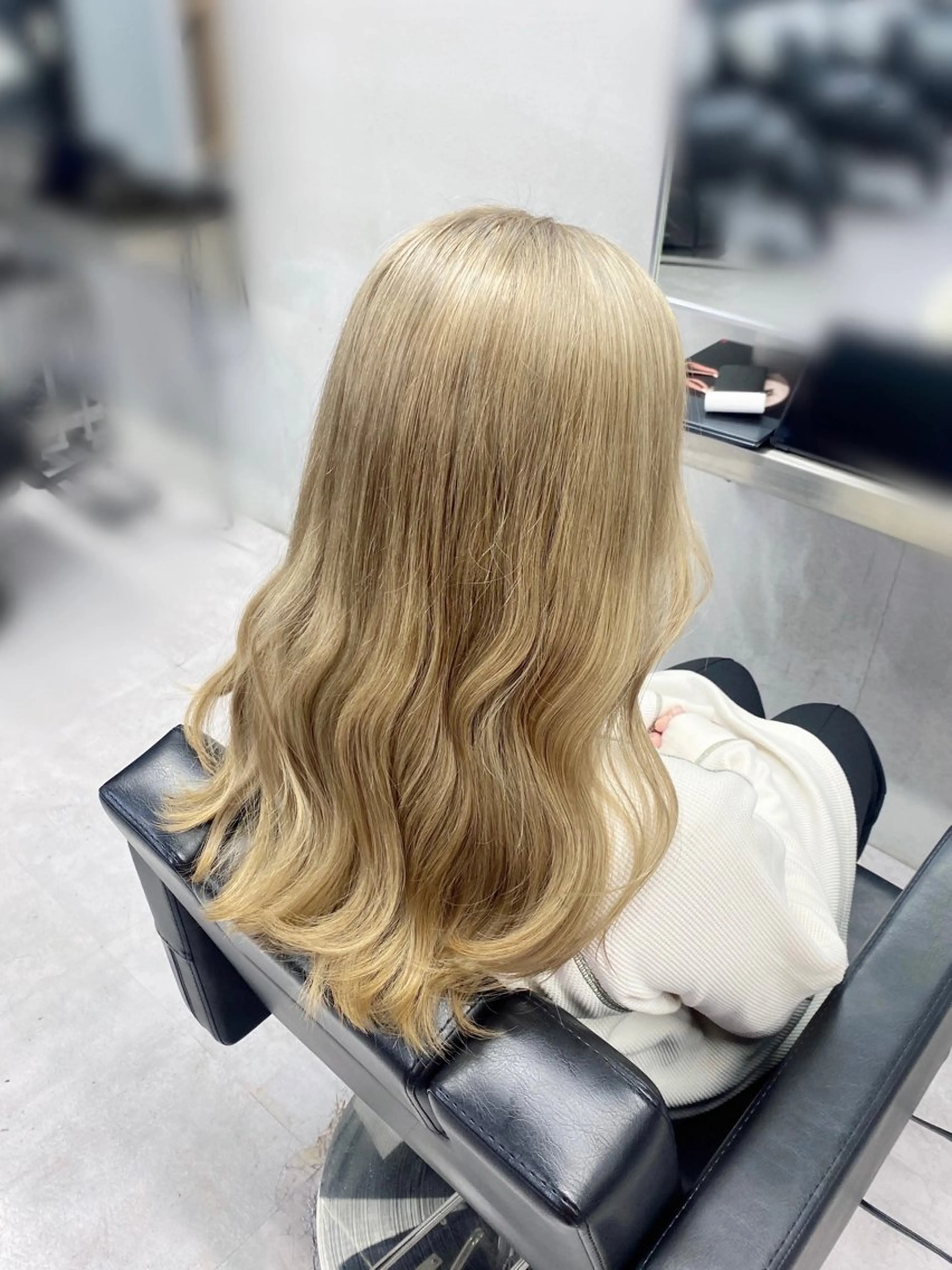 ロング カラー ベージュカラー ブリーチ ブロンド ブロンドベージュ デザインカラー ヘアカラー トリートメント 柏 デザインカラー/ レイヤー🐣シオリのヘアスタイル