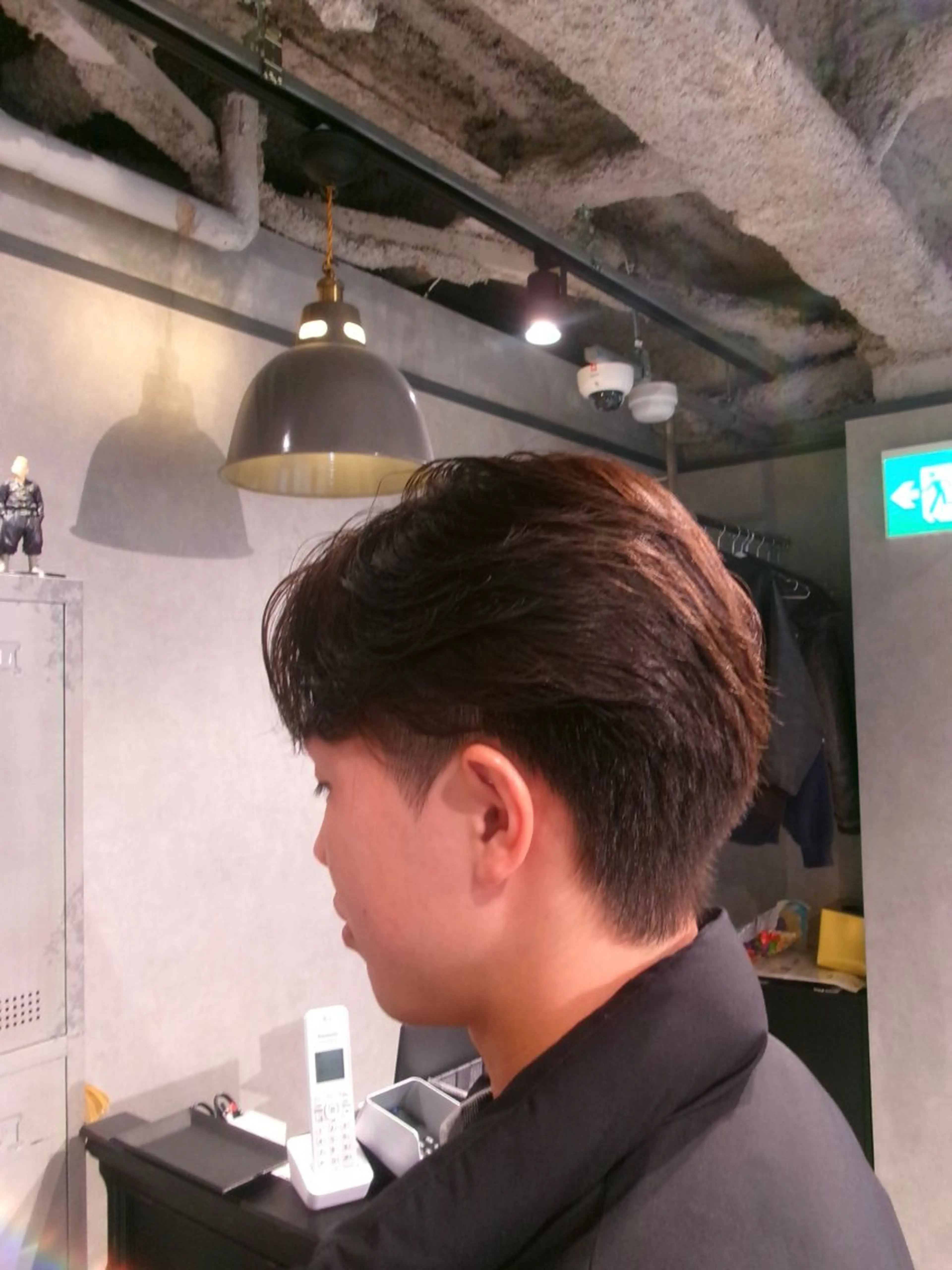 パーマ メンズ カット パーマ 毛流れ特化愁斗 センターパートパーマのヘアスタイル