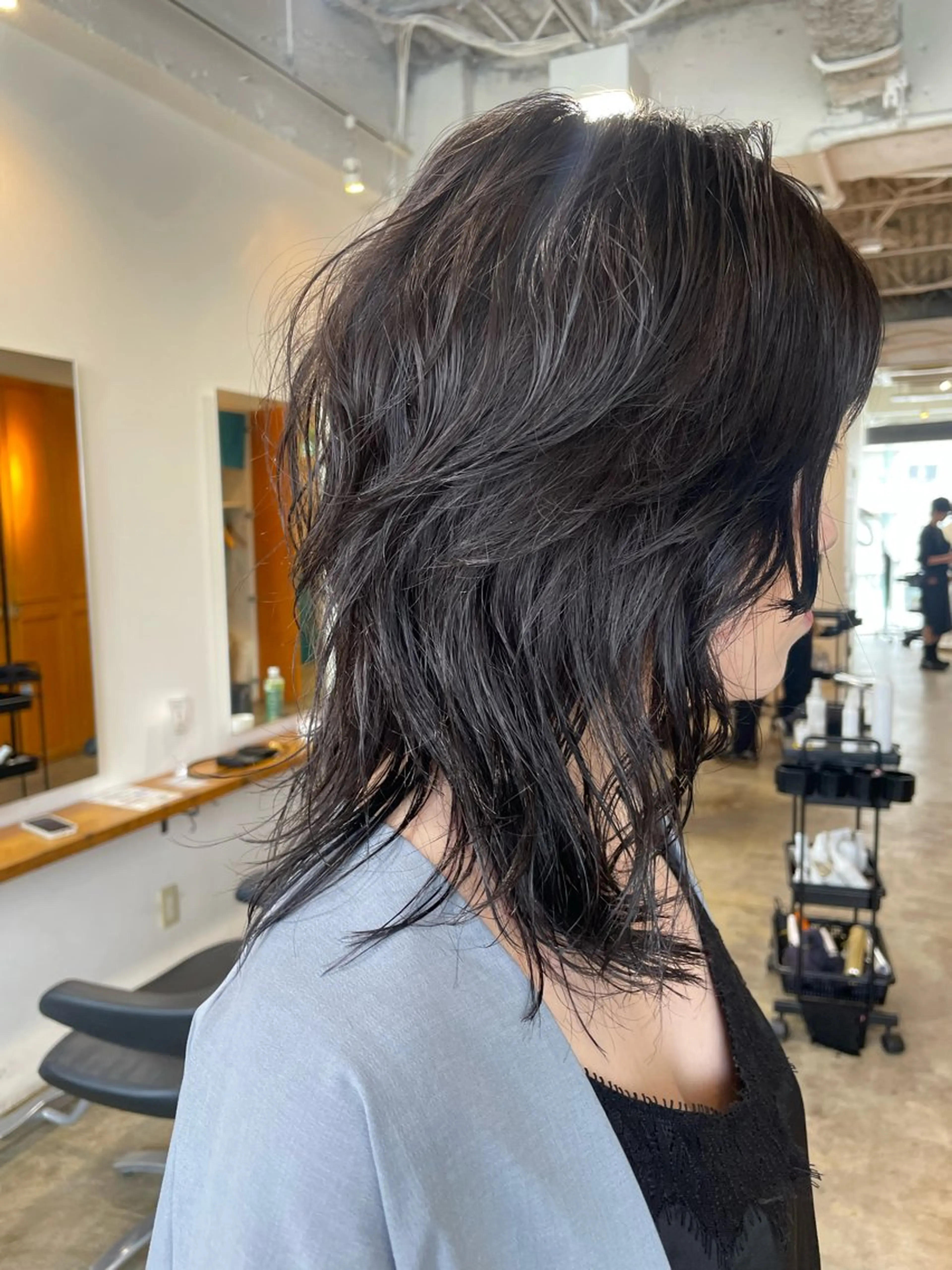 ミディアム カラー パーマ ミディアムパーマ ウルフカット カット ヘアカラー トリートメント レイヤー／似合わせ TAKUYAのヘアスタイル