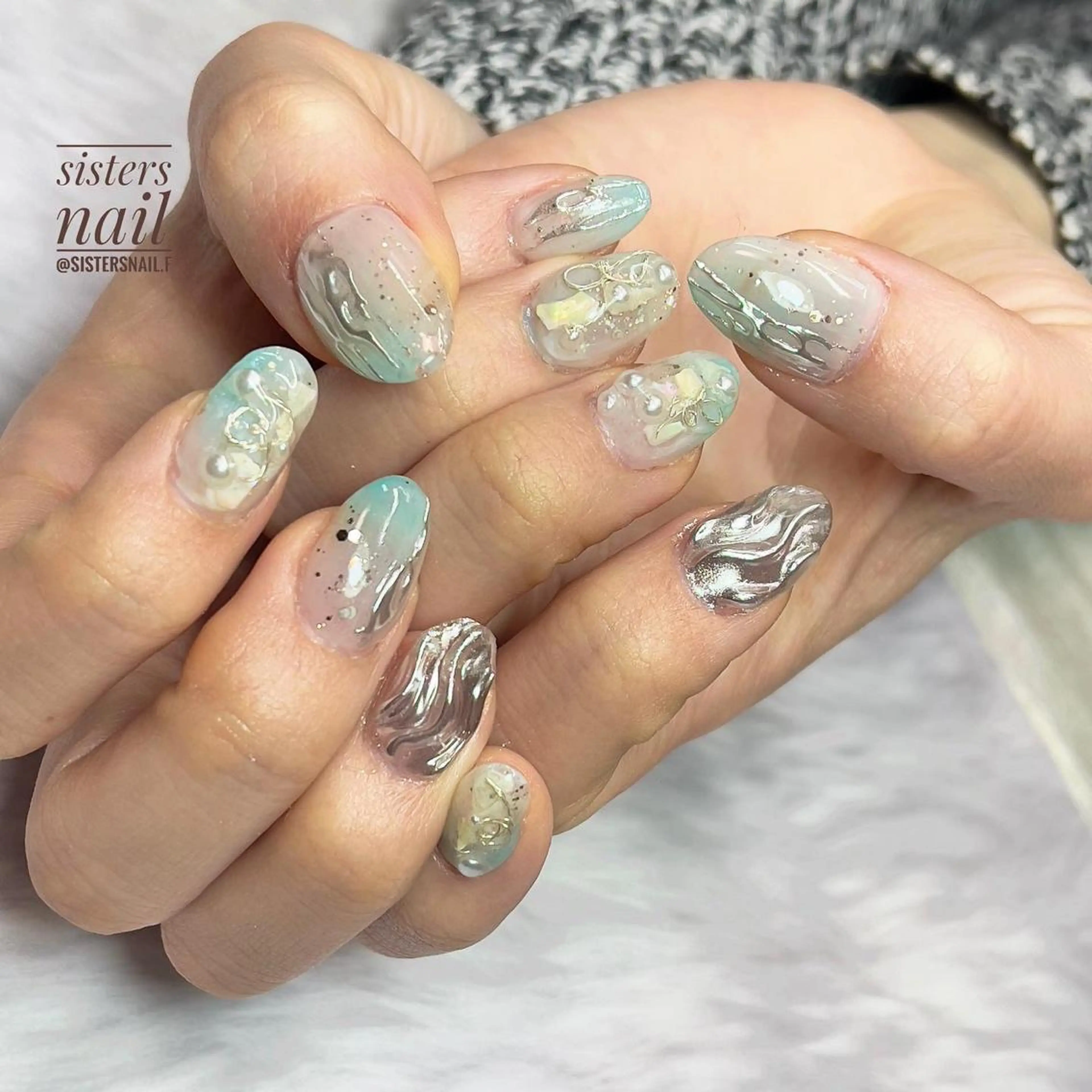 ネイル アートネイル 成人式 グラデーション グリーン キラキラネイル sisters nail.fのネイルデザイン