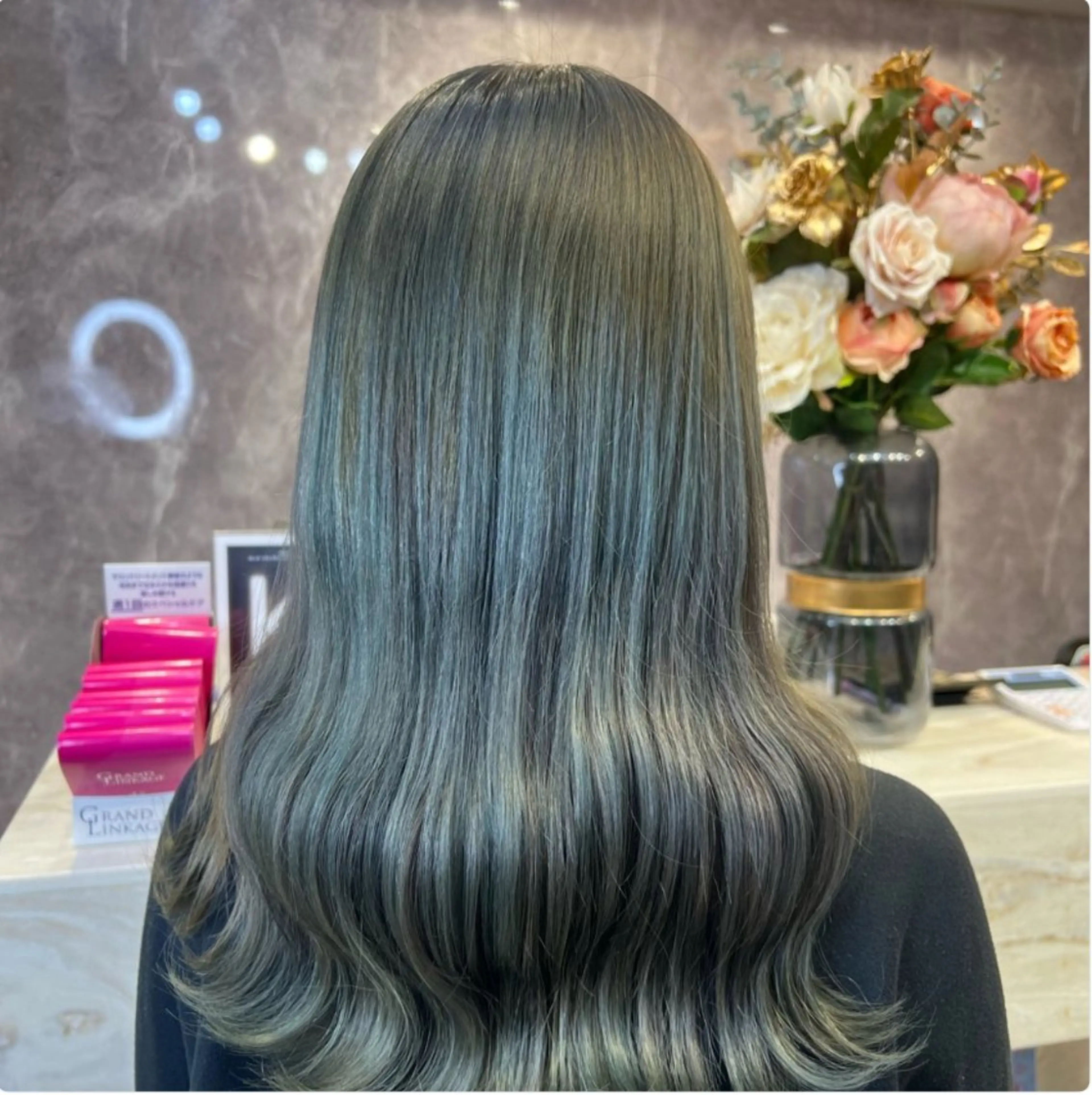 セミロング カラー シールエクステ ベージュカラー ブリーチ ケアブリーチ 透明感カラー ヘアカラー ハイトーン/髪質改善 🌼KASUGA🎀のヘアスタイル