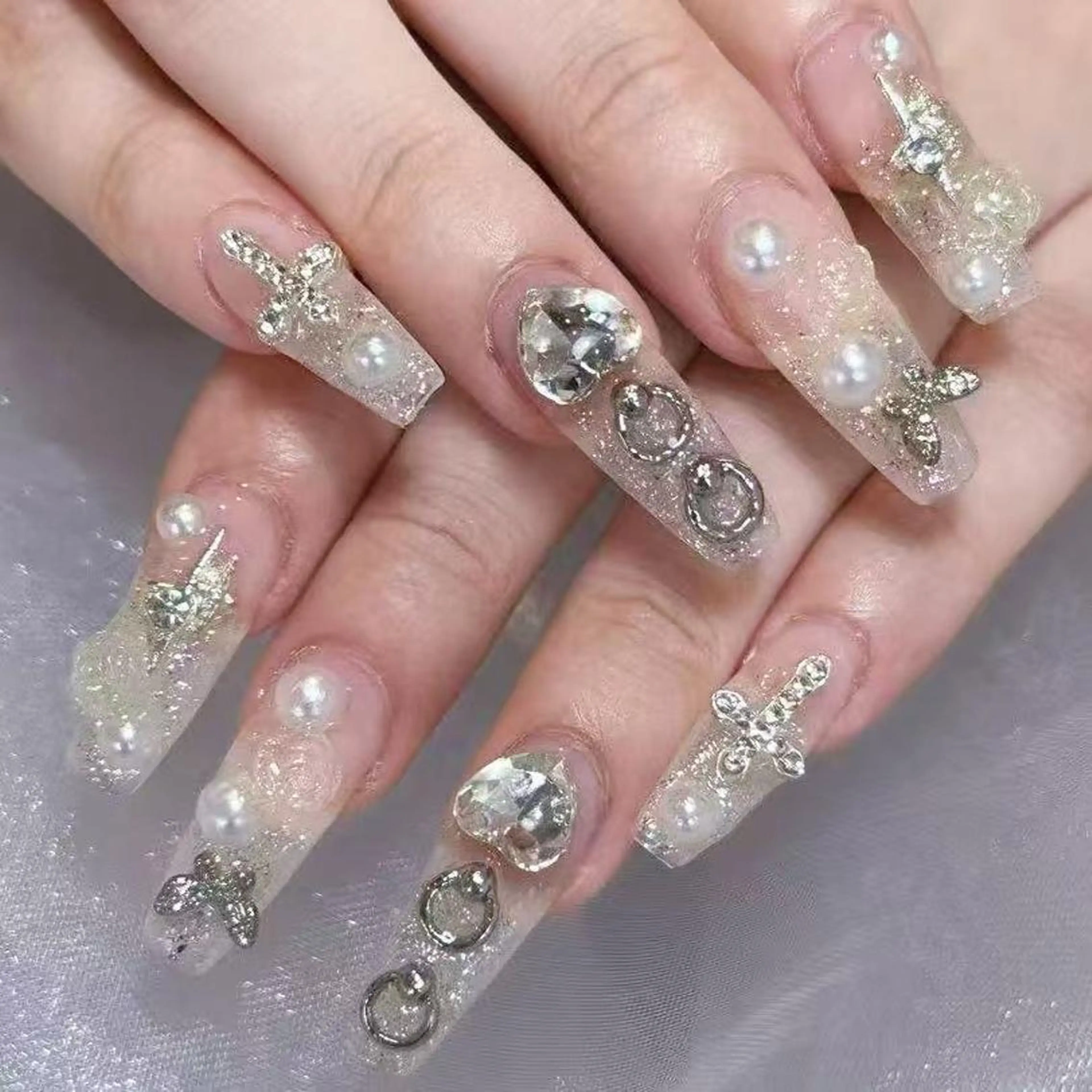 ネイル アートネイル オーロラネイル ガーリー キラキラネイル 韓国ネイル ハンドネイル diamond ♥のネイルデザイン