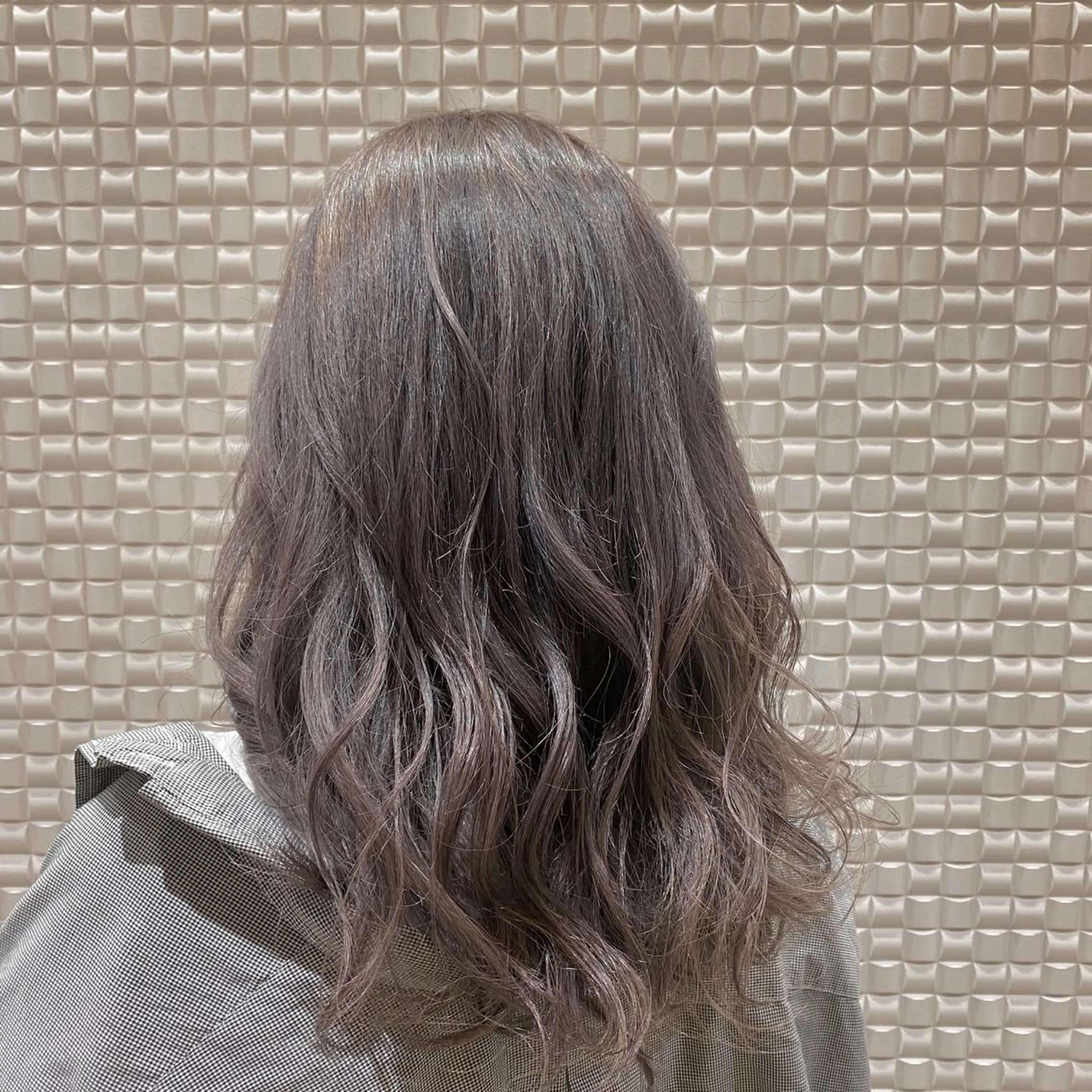 セミロング 新宿スペインカール ヨモギダのヘアスタイル