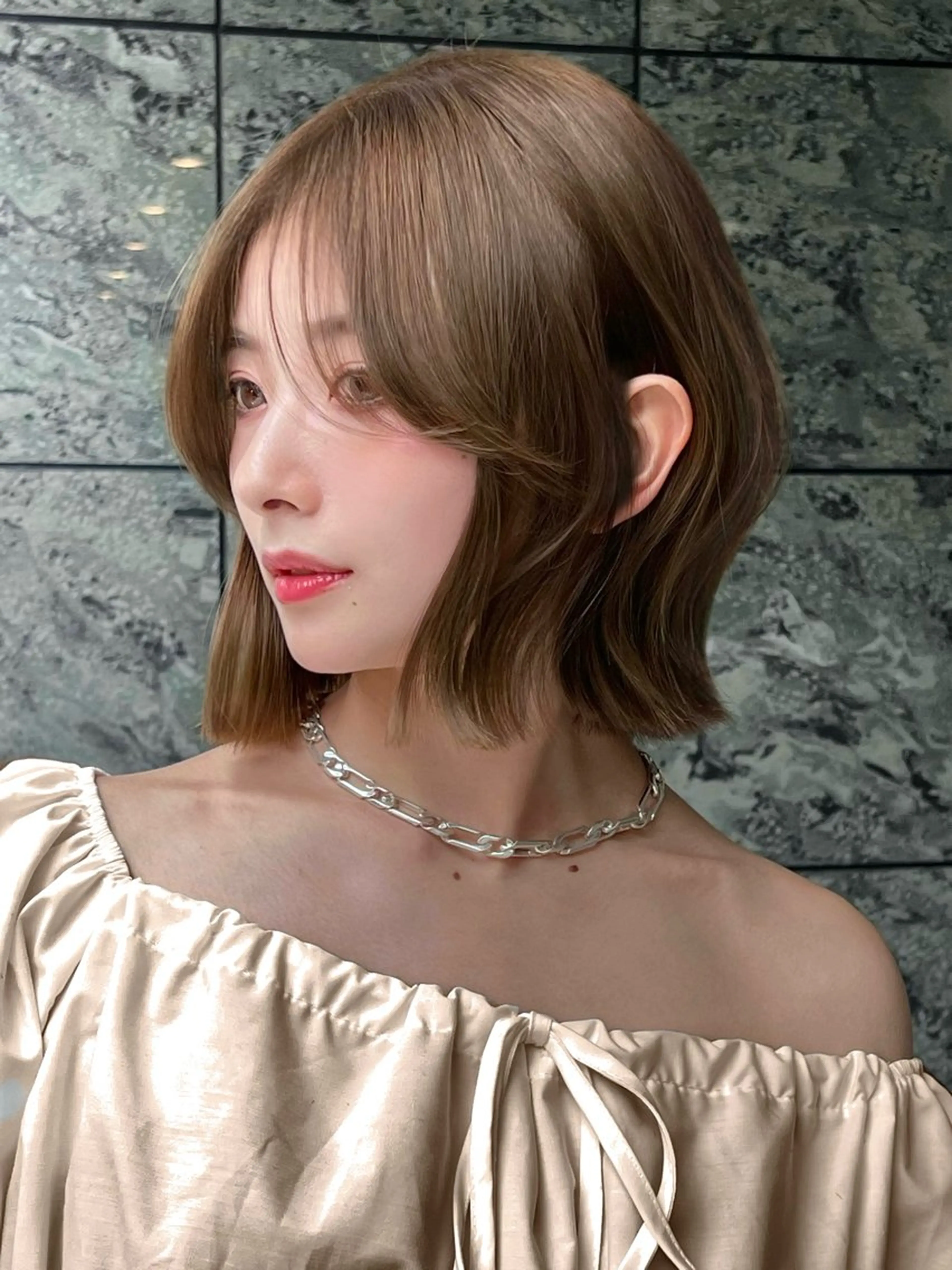 ショート カラー ベージュカラー ブリーチ 透明感カラー ブリーチなしカラー ボブ 透明感ベージュ/ボブ /表参道 yunaのヘアスタイル