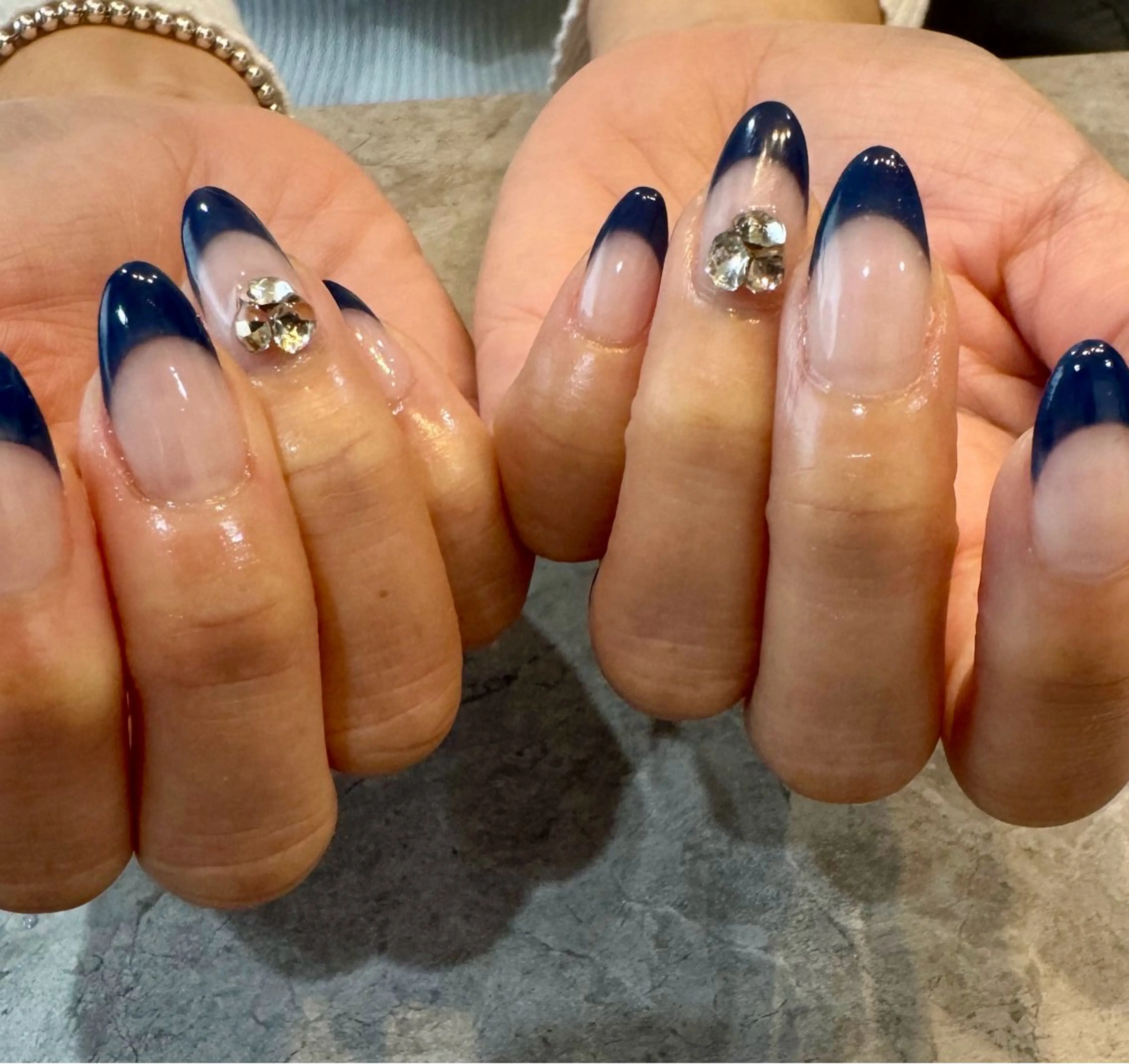 ネイル フレンチネイル ネイビー ハンドネイル Blé nailのネイルデザイン