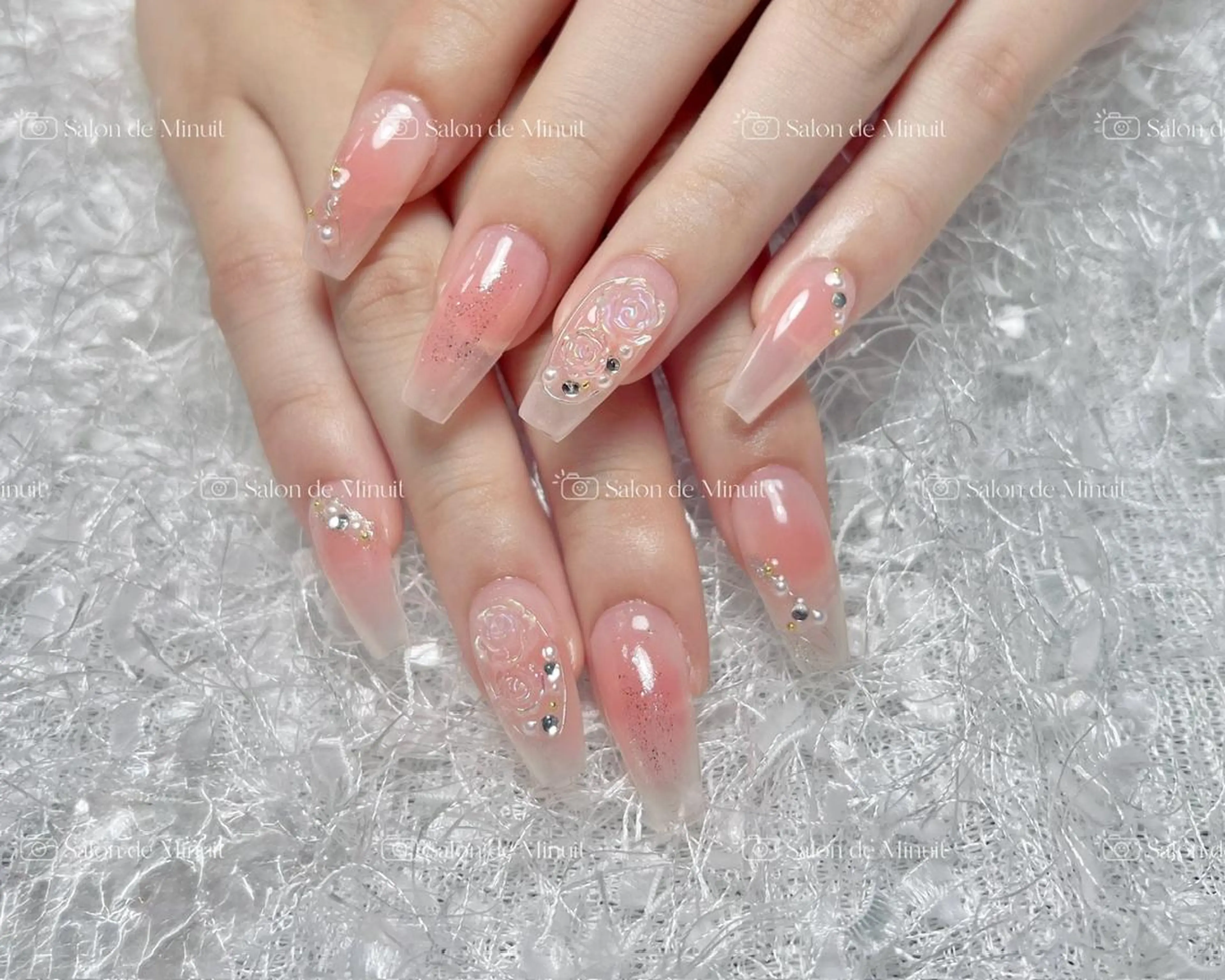 ネイル Salon de Minuit🦩のネイルデザイン