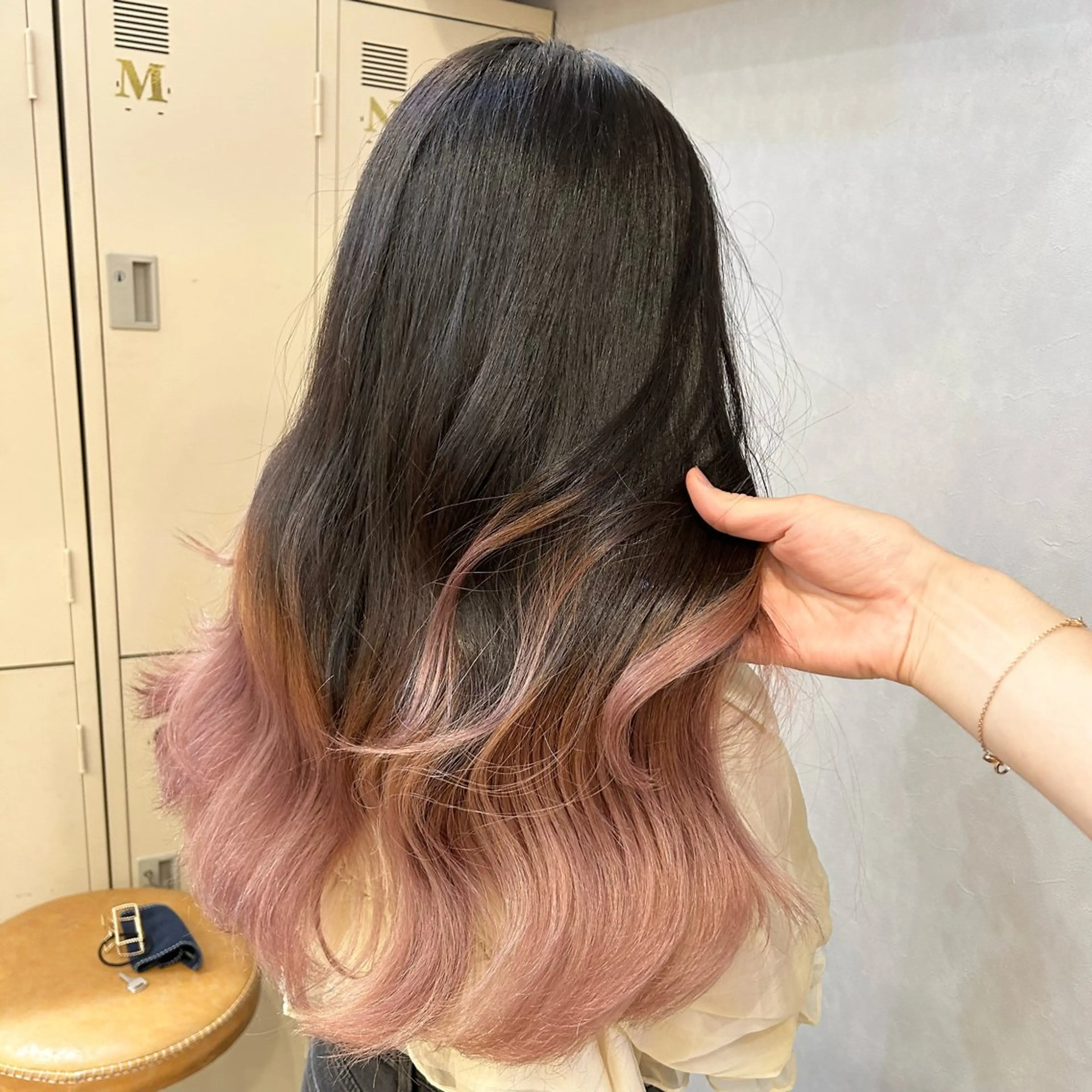 セミロング カラー ヘアアレンジ layercut✂️ 韓国ヘア/髪質改善のヘアスタイル