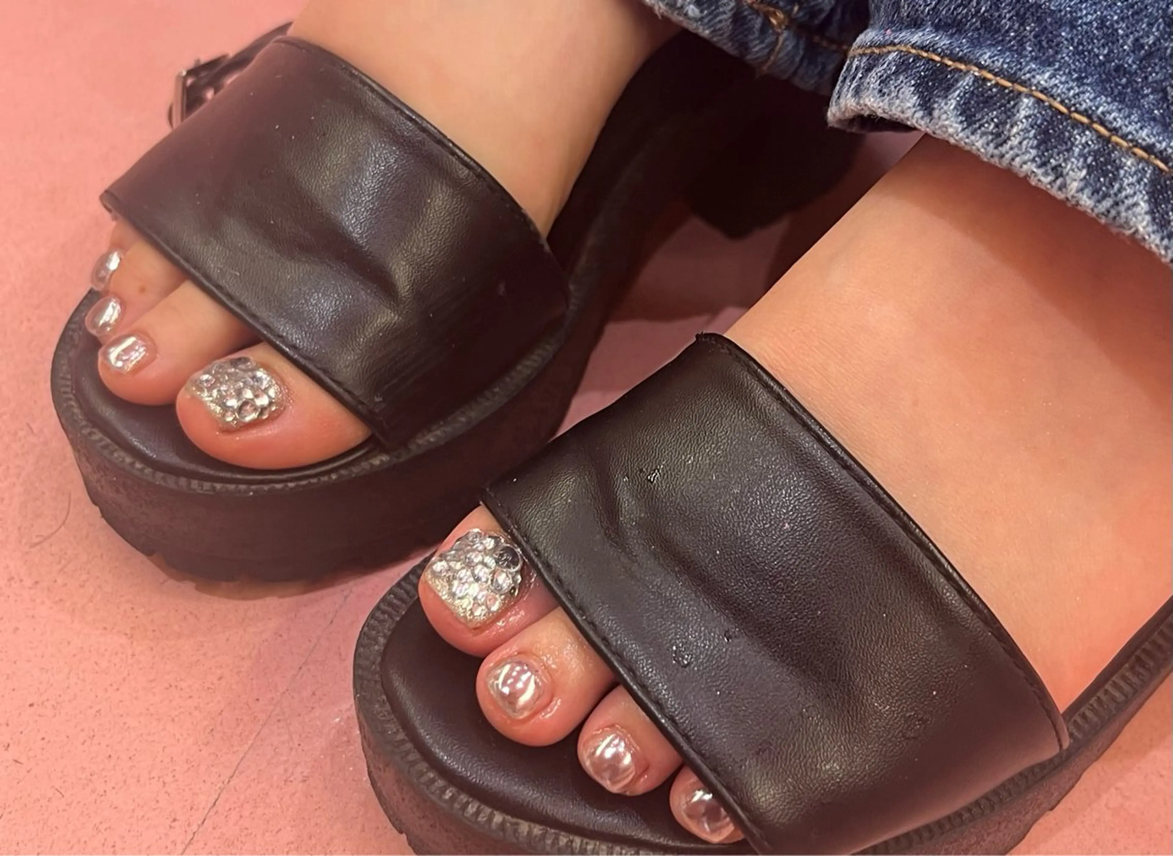ミディアム NAIL SALON FLOR所属・キラキラネイル/ 韓国ネイルMAKIのネイルデザイン