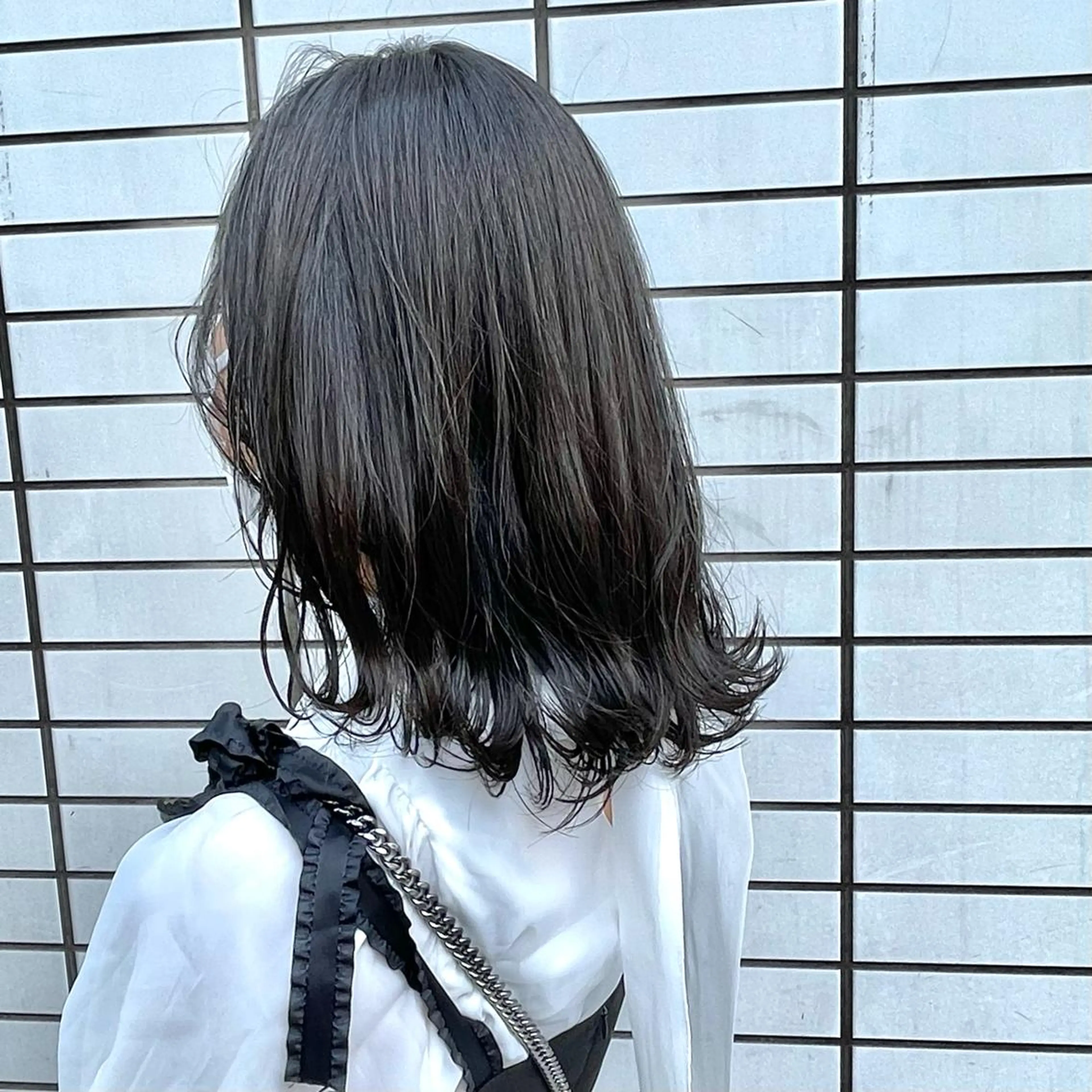 ミディアム カラー アディクシーカラー アッシュ 透明感カラー Eleanor 立川北口のヘアスタイル