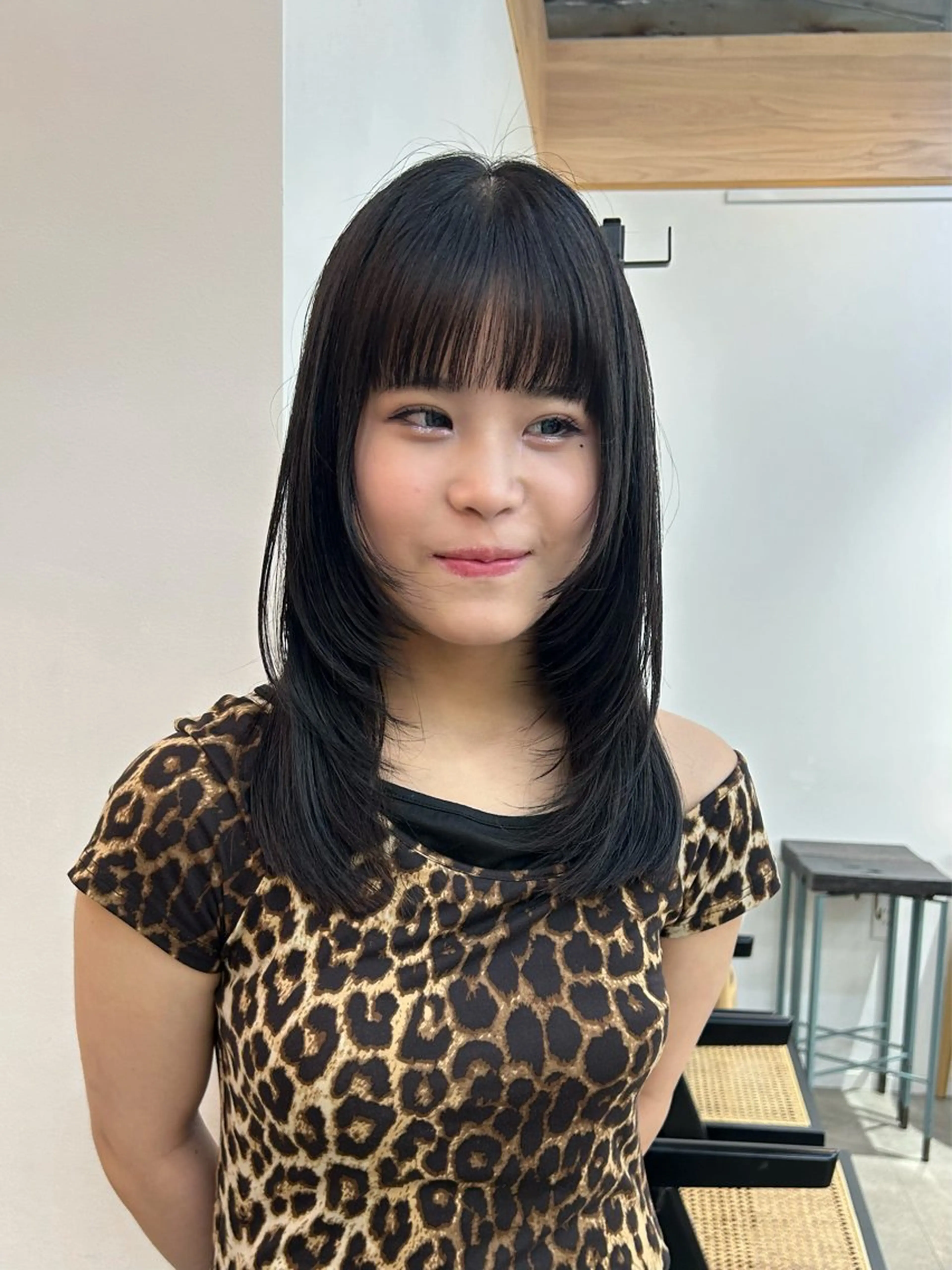 ミディアム カラー 顔周りカット レイヤーカット カット 表参道OLSEN✂︎ nanamiのヘアスタイル